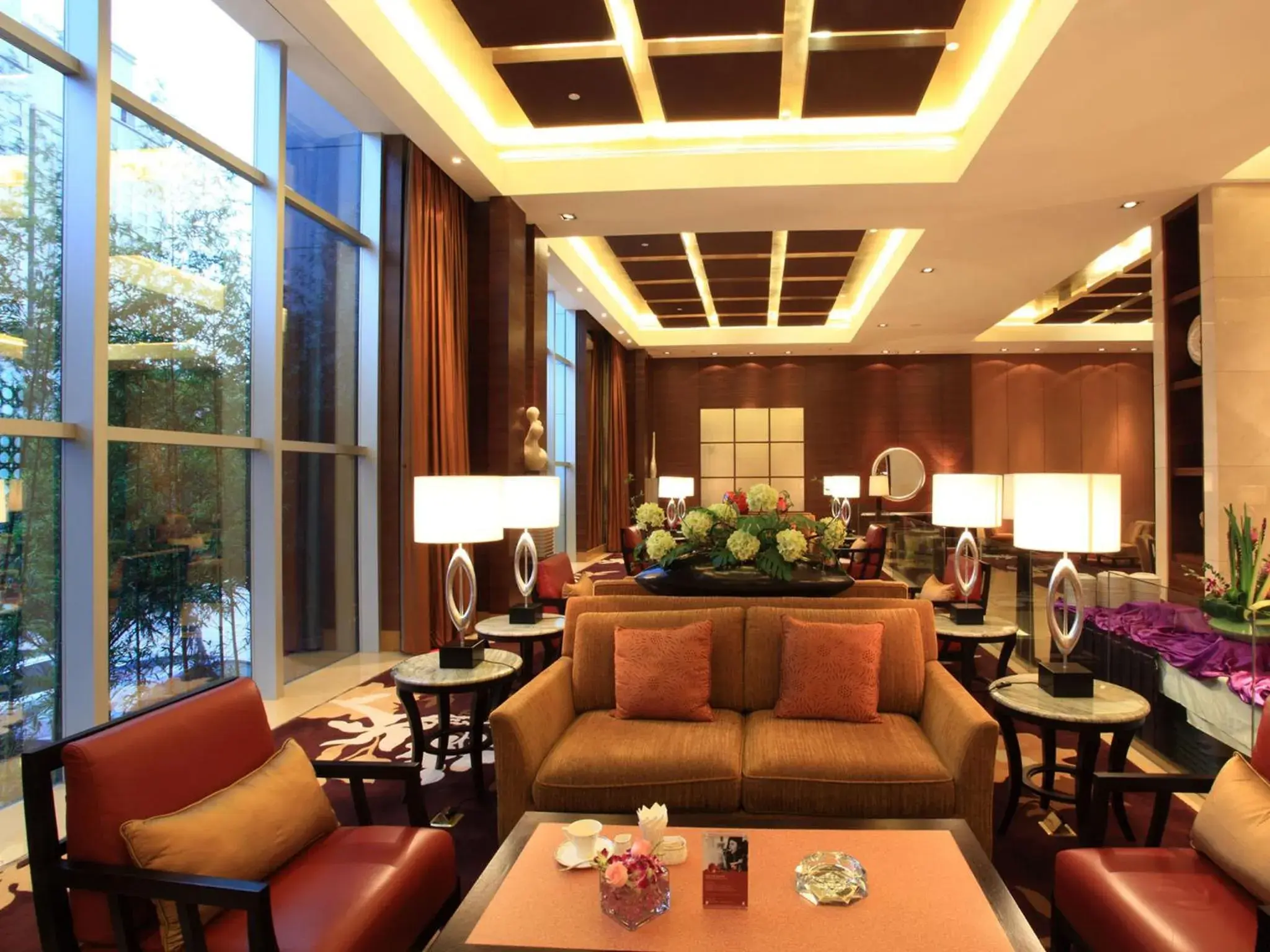 Lounge or bar, Restaurant/Places to Eat in HJ International Hotel