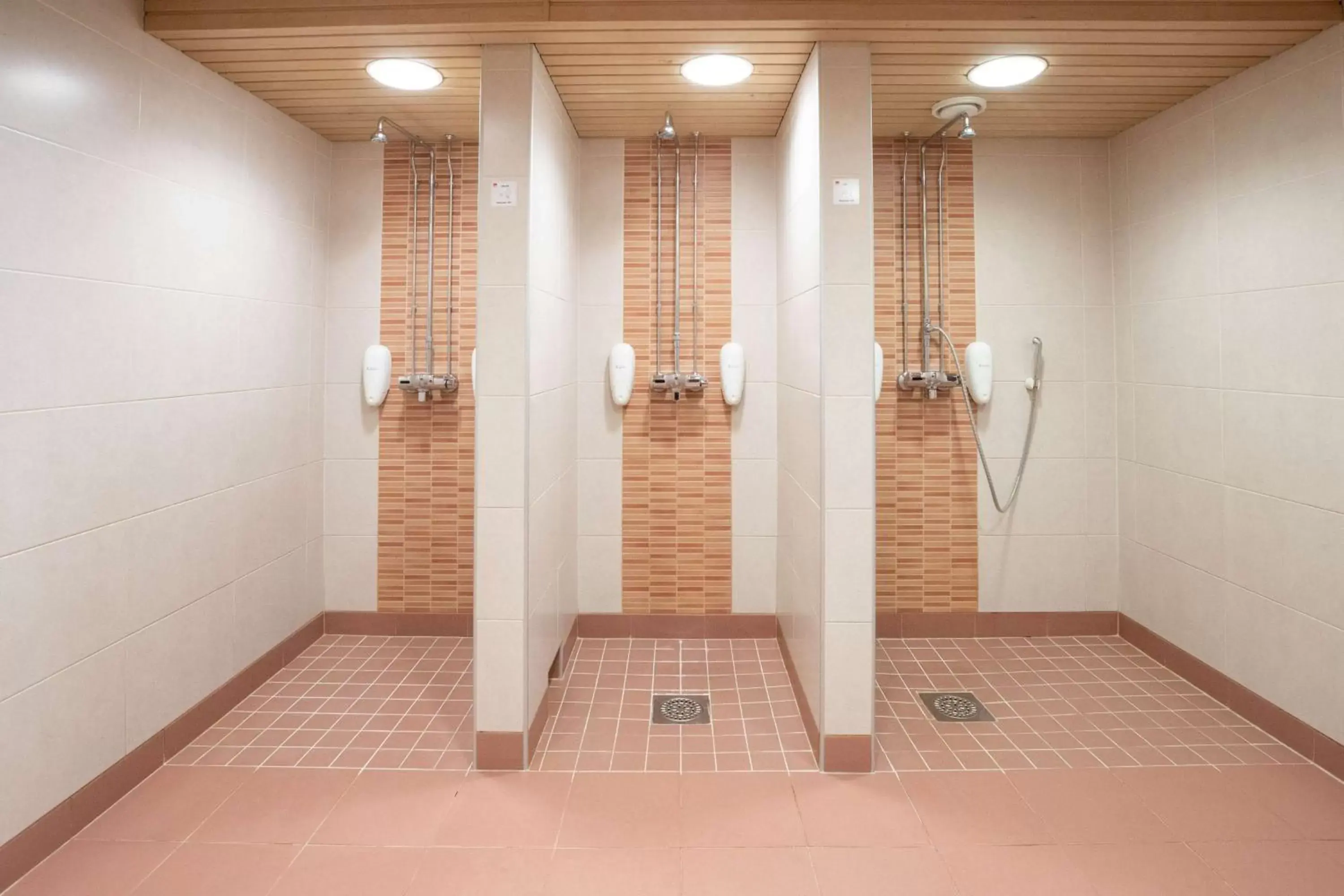 Spa and wellness centre/facilities, Bathroom in Scandic Joensuu