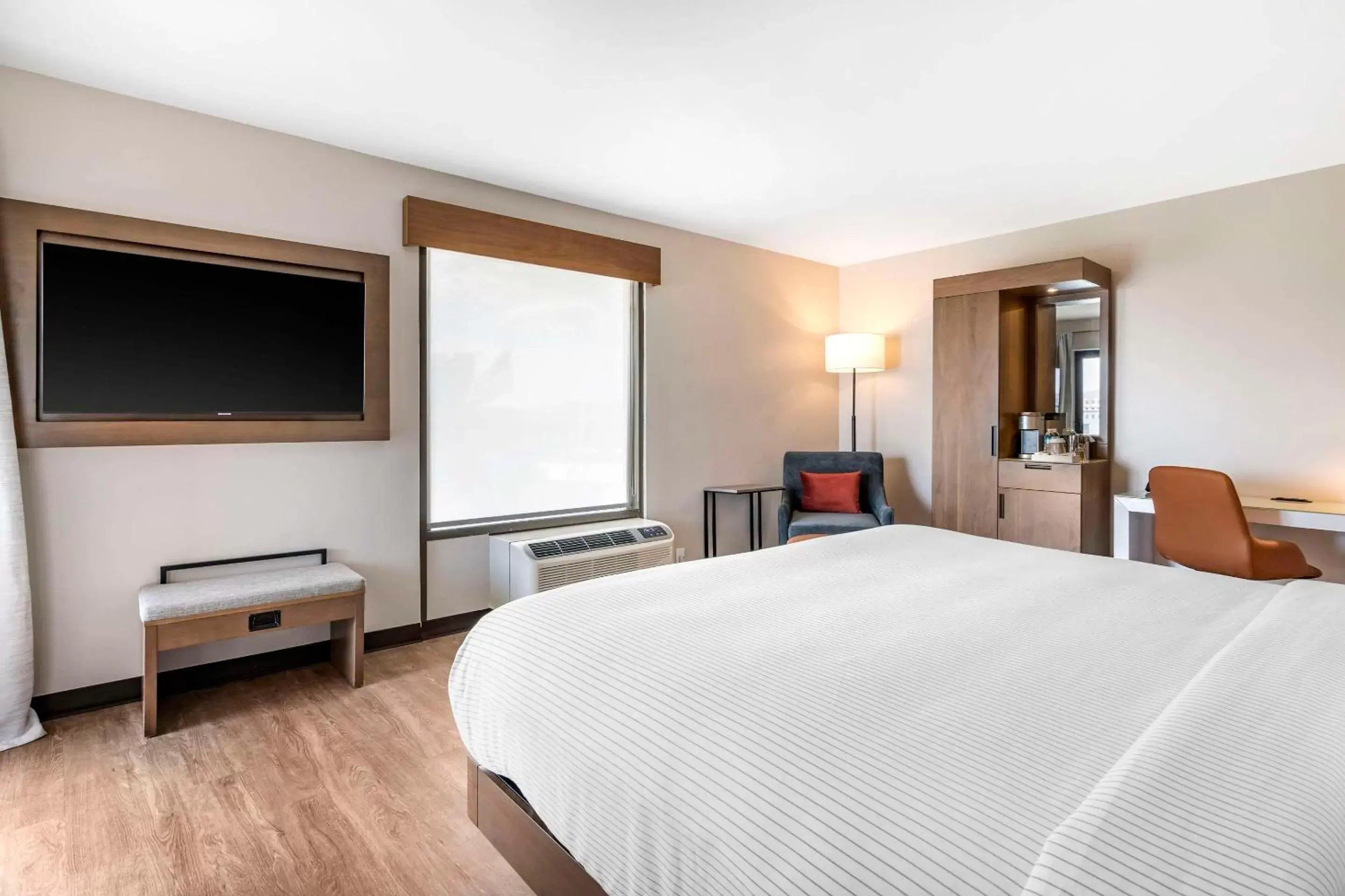Bedroom, Bed in Cambria Hotel Orlando Universal Blvd