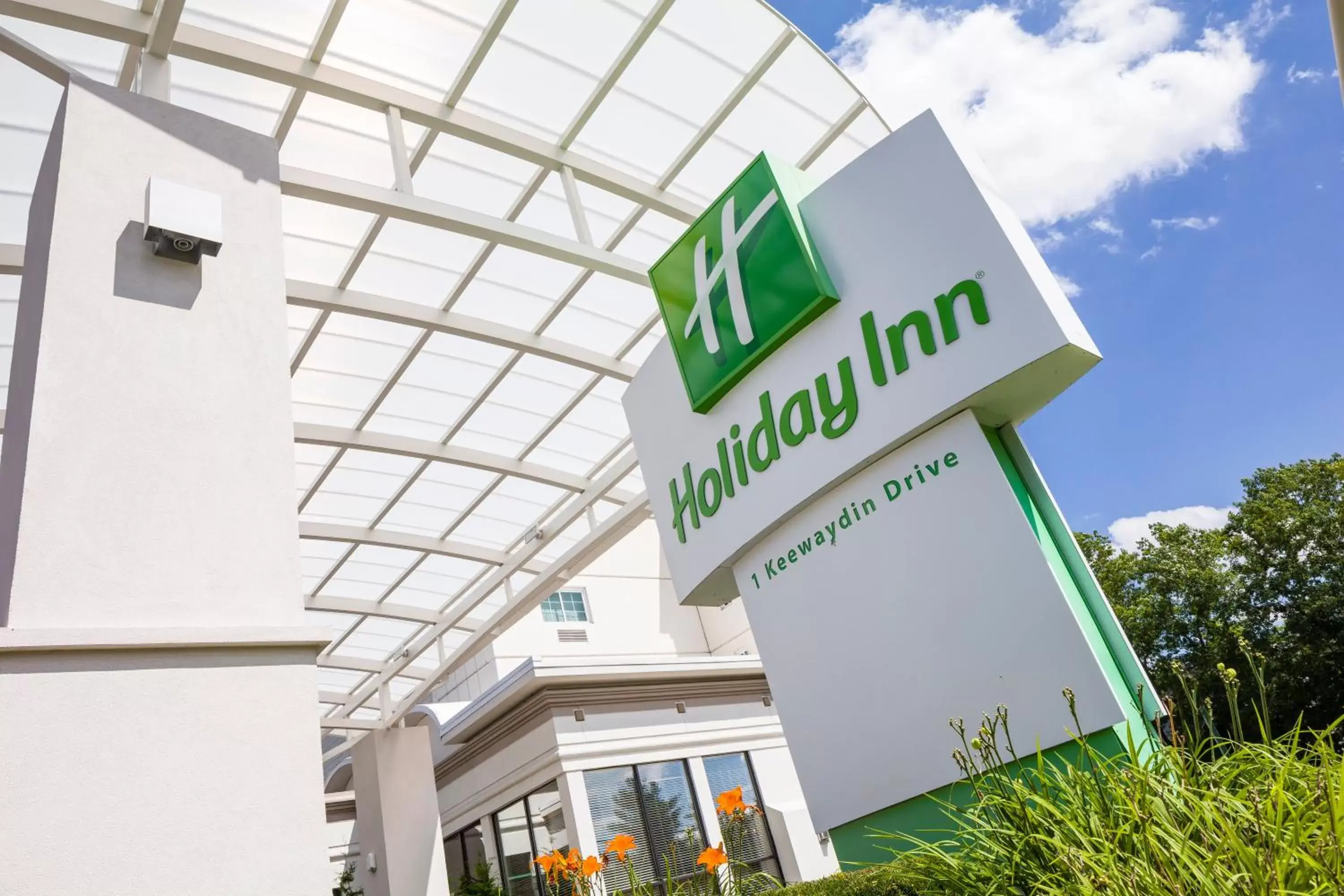 Property building in Holiday Inn Salem, an IHG Hotel