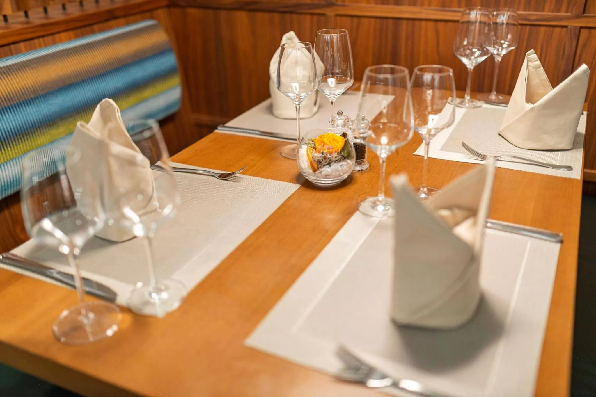 Restaurant/places to eat in Hotel Europa