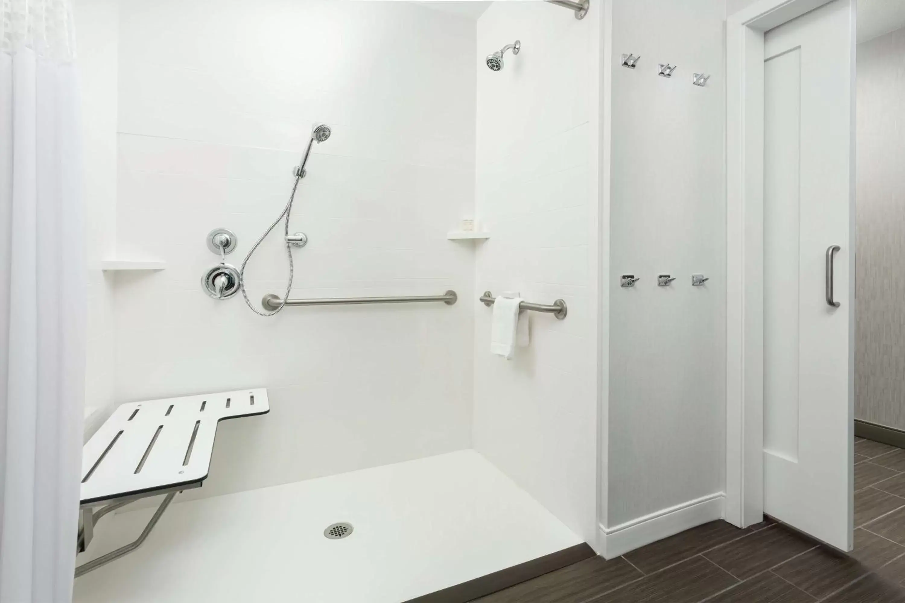 Bathroom in Hampton Inn & Suites - Napa, CA