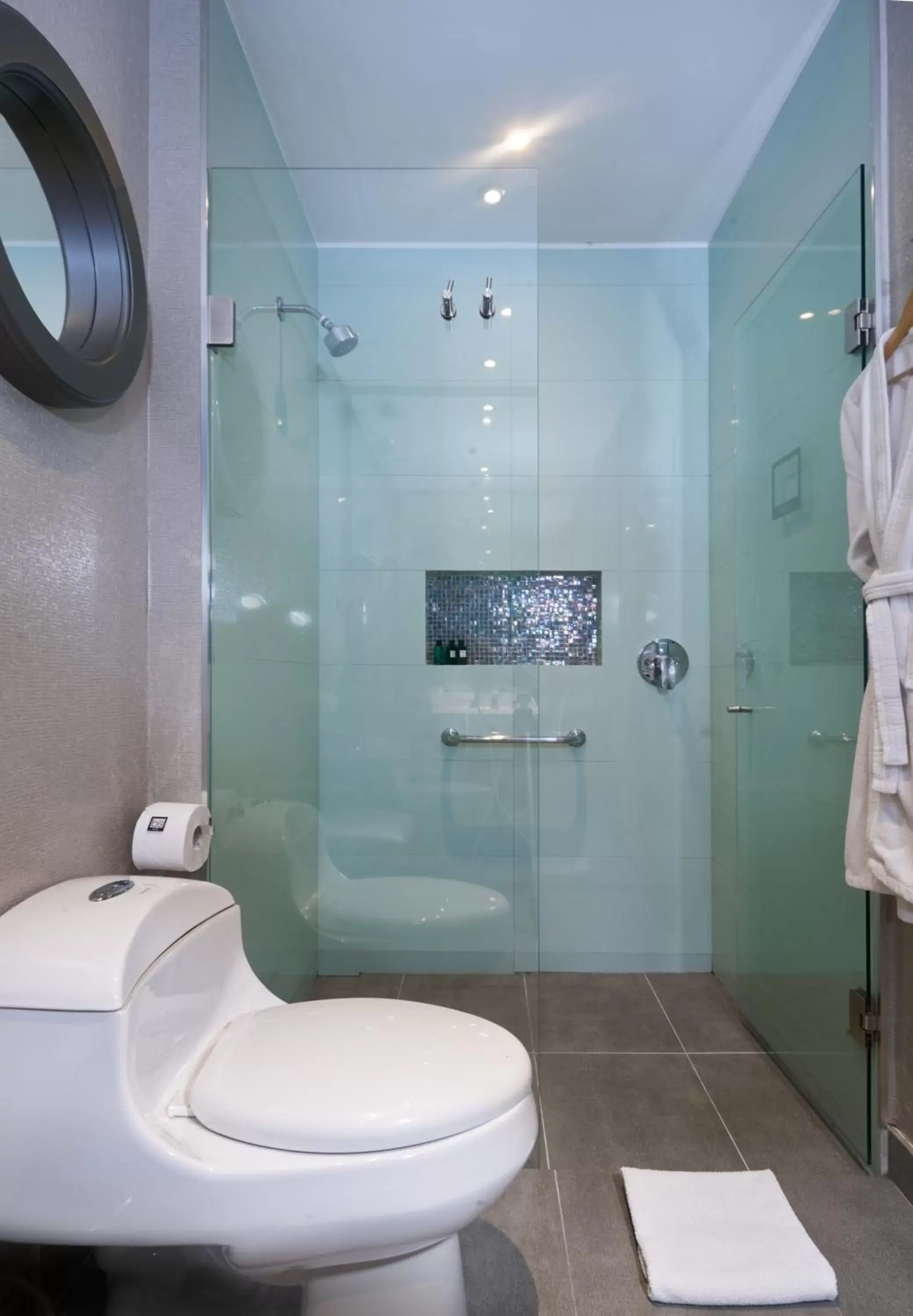 Bathroom in Hotel 100 Luxury Suites by Preferred