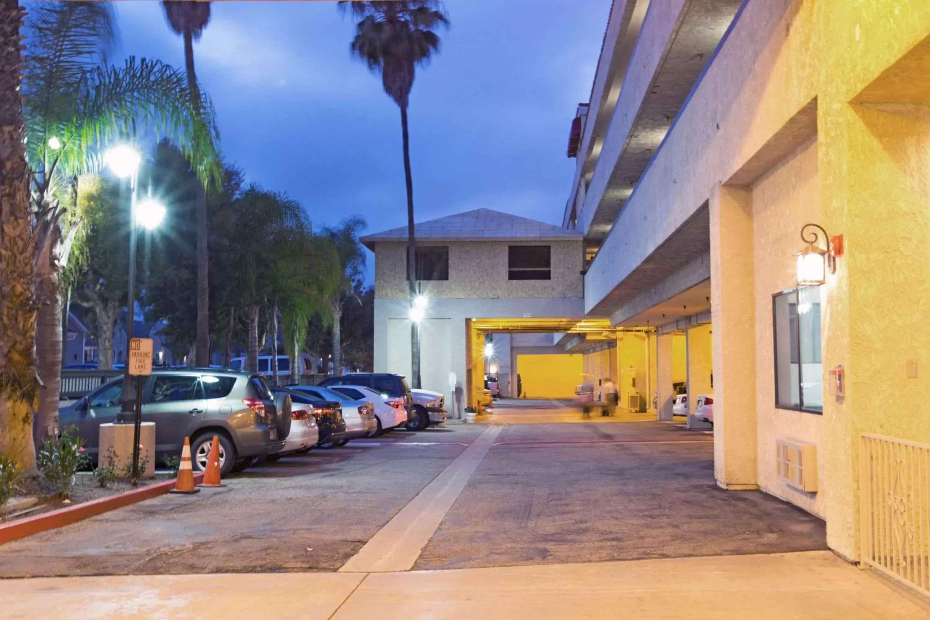 Property building in Howard Johnson by Wyndham Torrance Property building in Howard Johnson by Wyndham Torrance