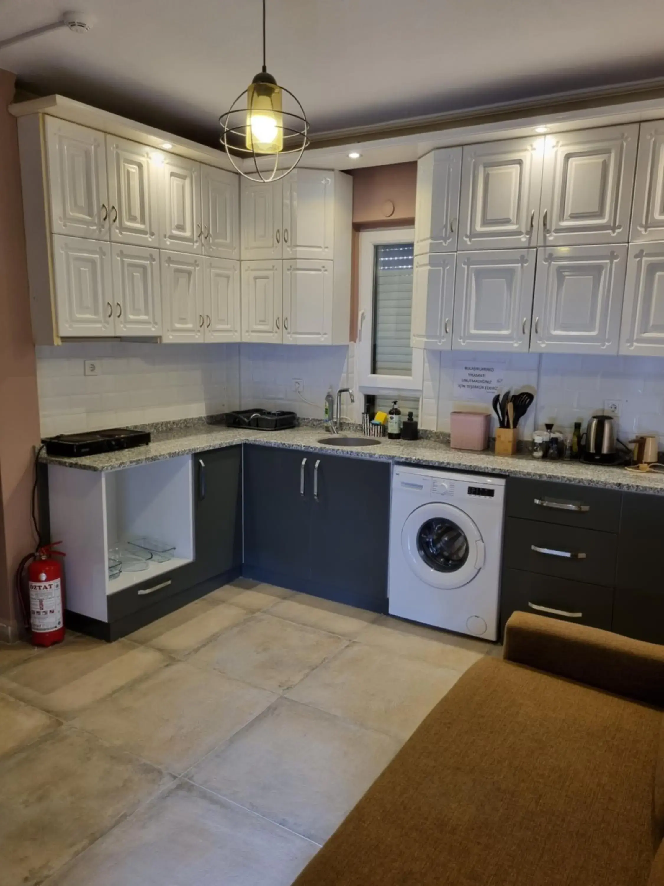 Kitchen/Kitchenette in El Mundo Suites