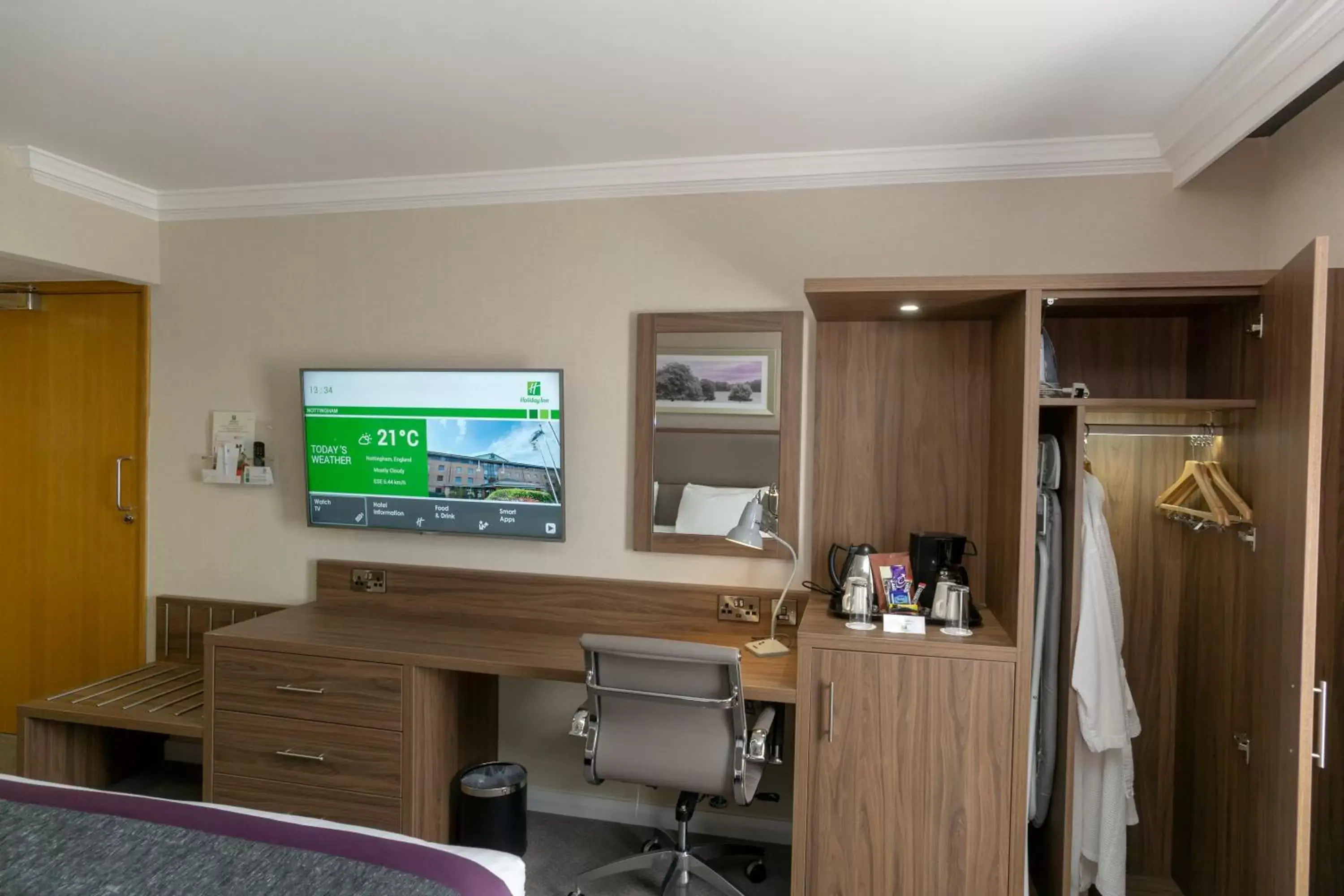 TV and multimedia, TV/Entertainment Center in Holiday Inn Nottingham, an IHG Hotel