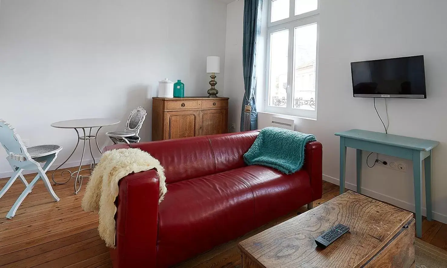 TV and multimedia, Seating Area in Appart'Hôtel de Paris