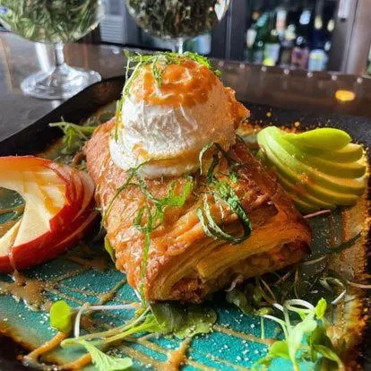 Restaurant/places to eat in The Inn at 2nd & C