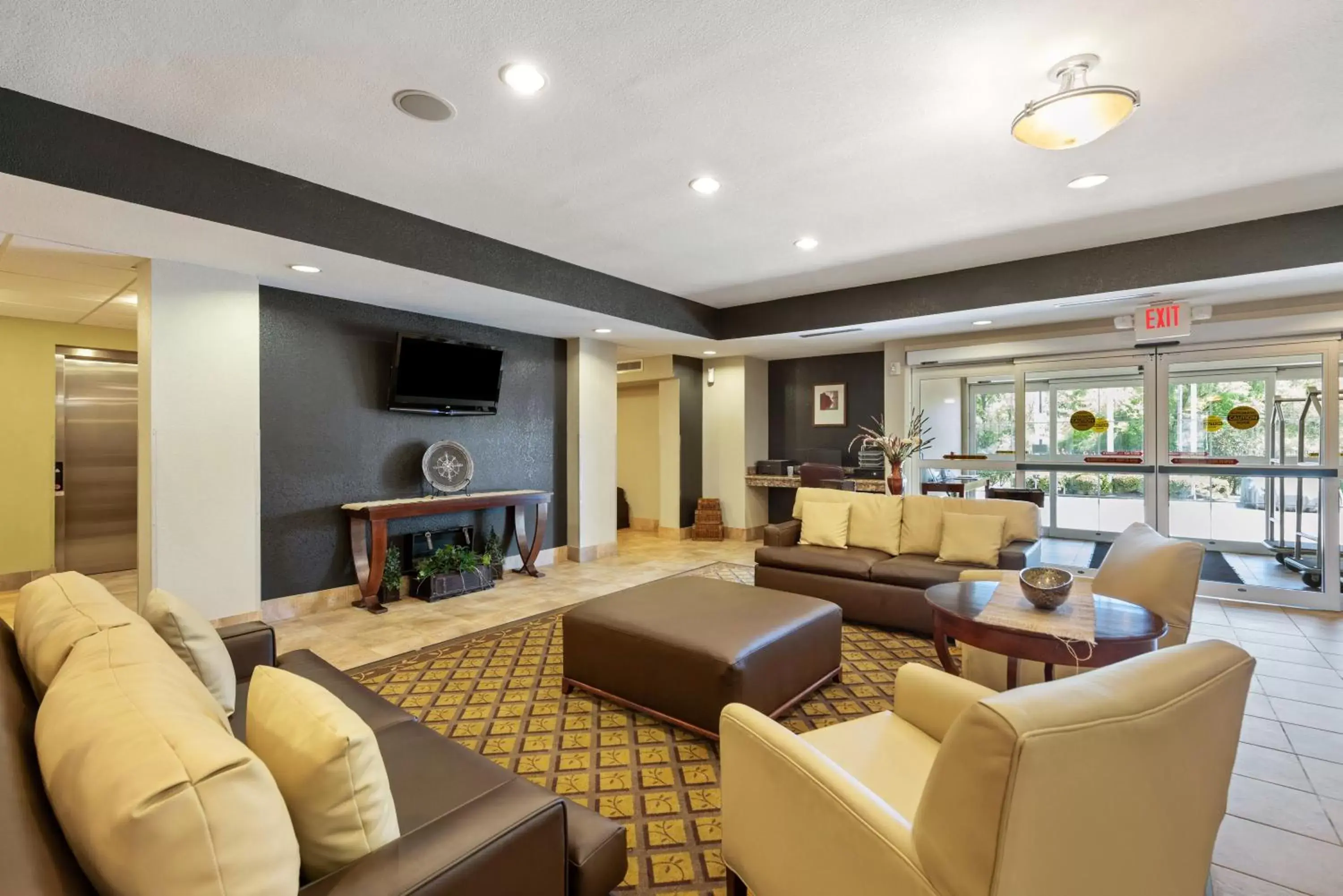 Lobby or reception, Lounge/Bar in Extended Stay America Suites - San Antonio - North