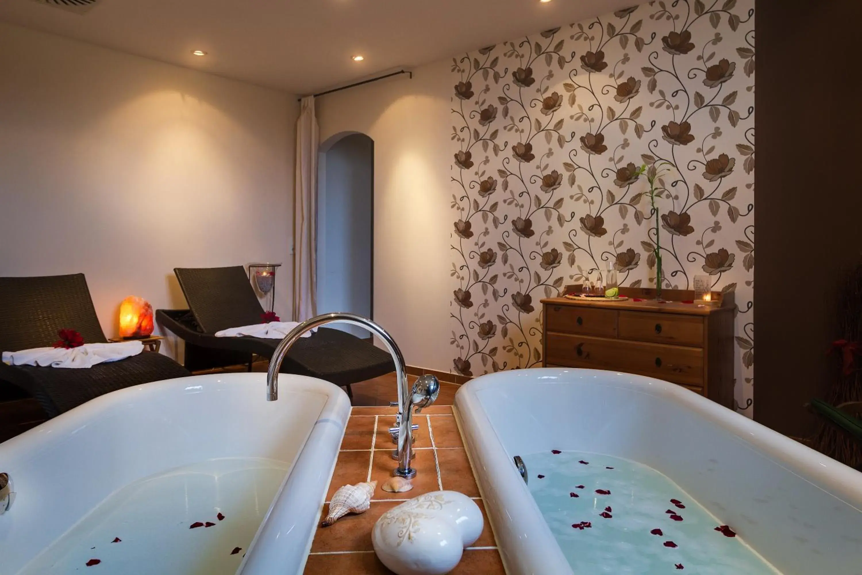 Spa and wellness centre/facilities, Bathroom in Panorama Berghotel Wettiner Hohe