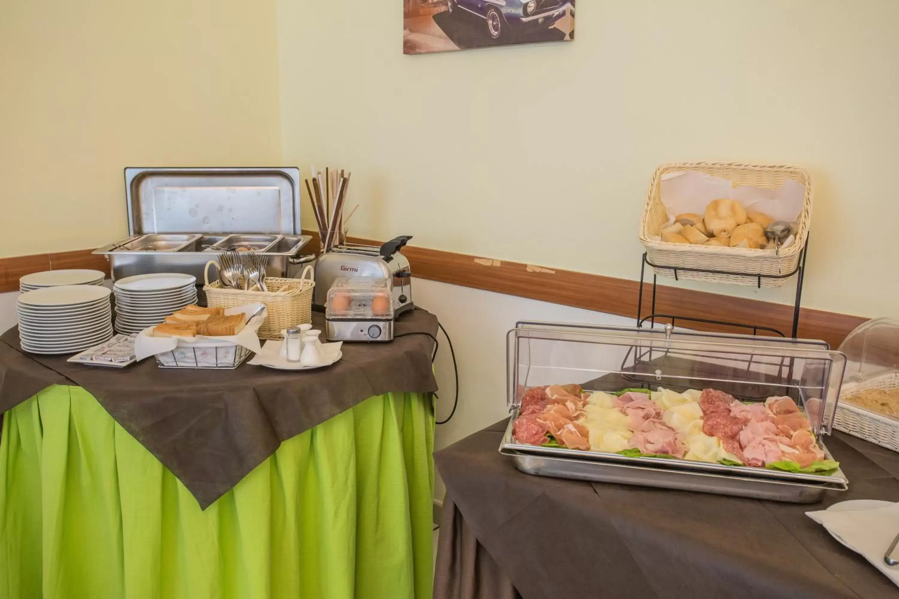 Continental breakfast, Food in Hotel Sant'Angelo