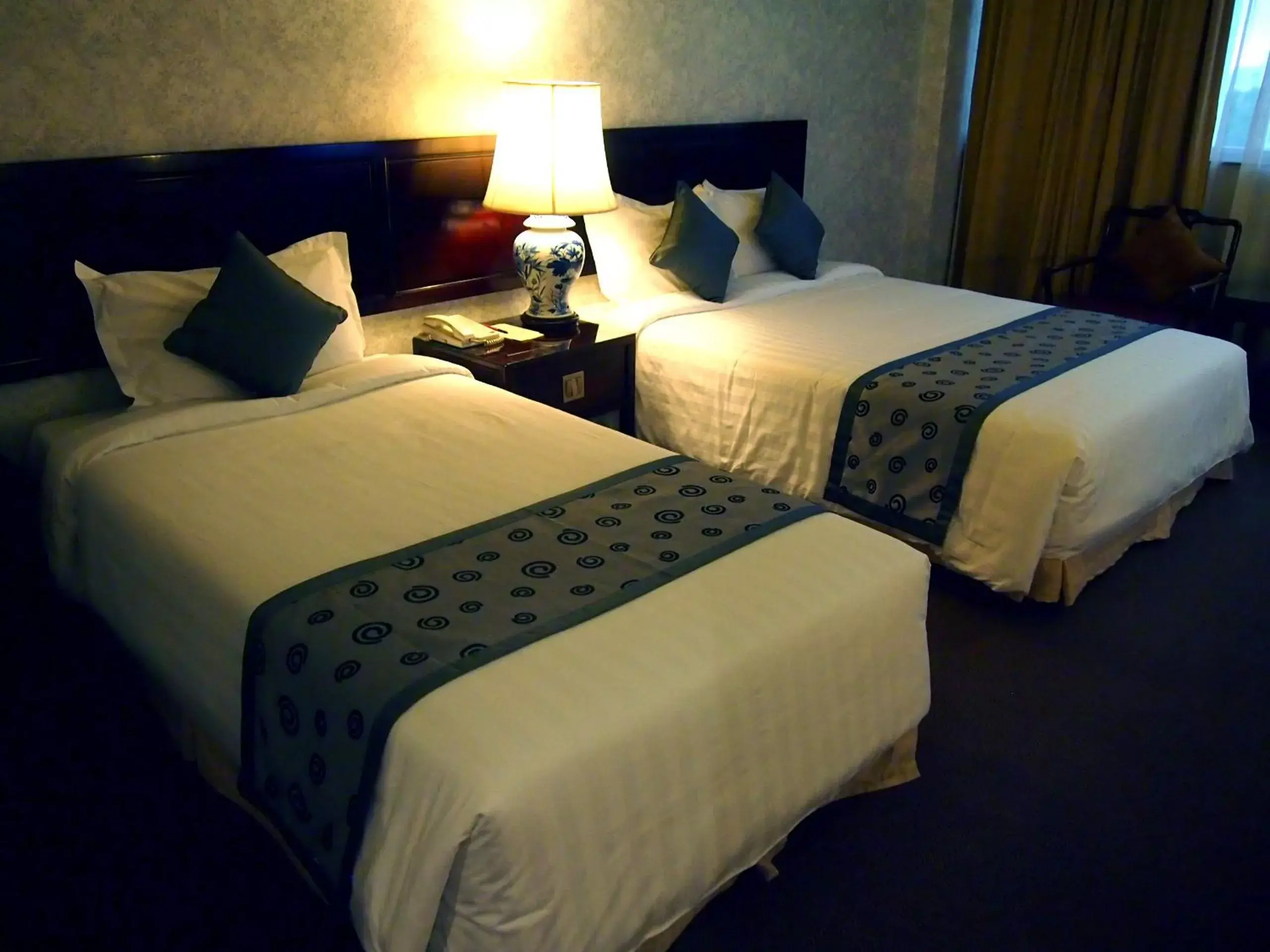 Bed in Hotel Royal