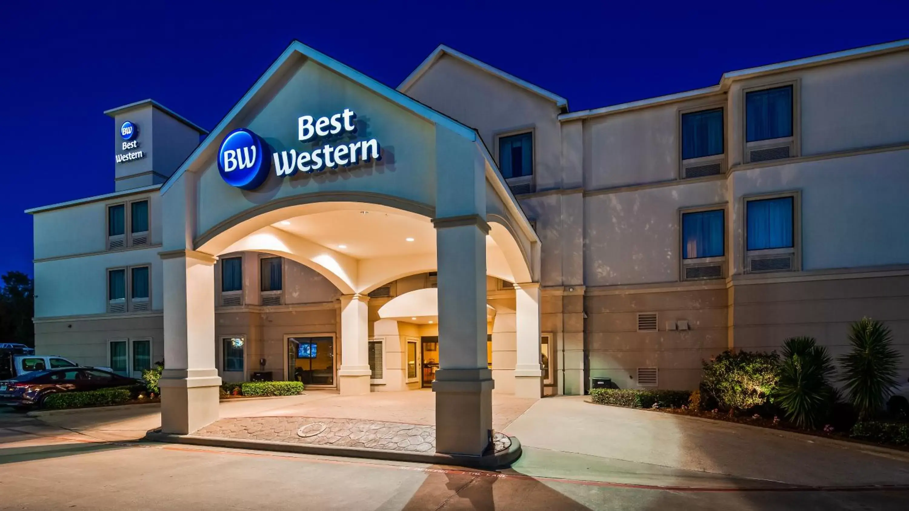 Property Building in Best Western Longview