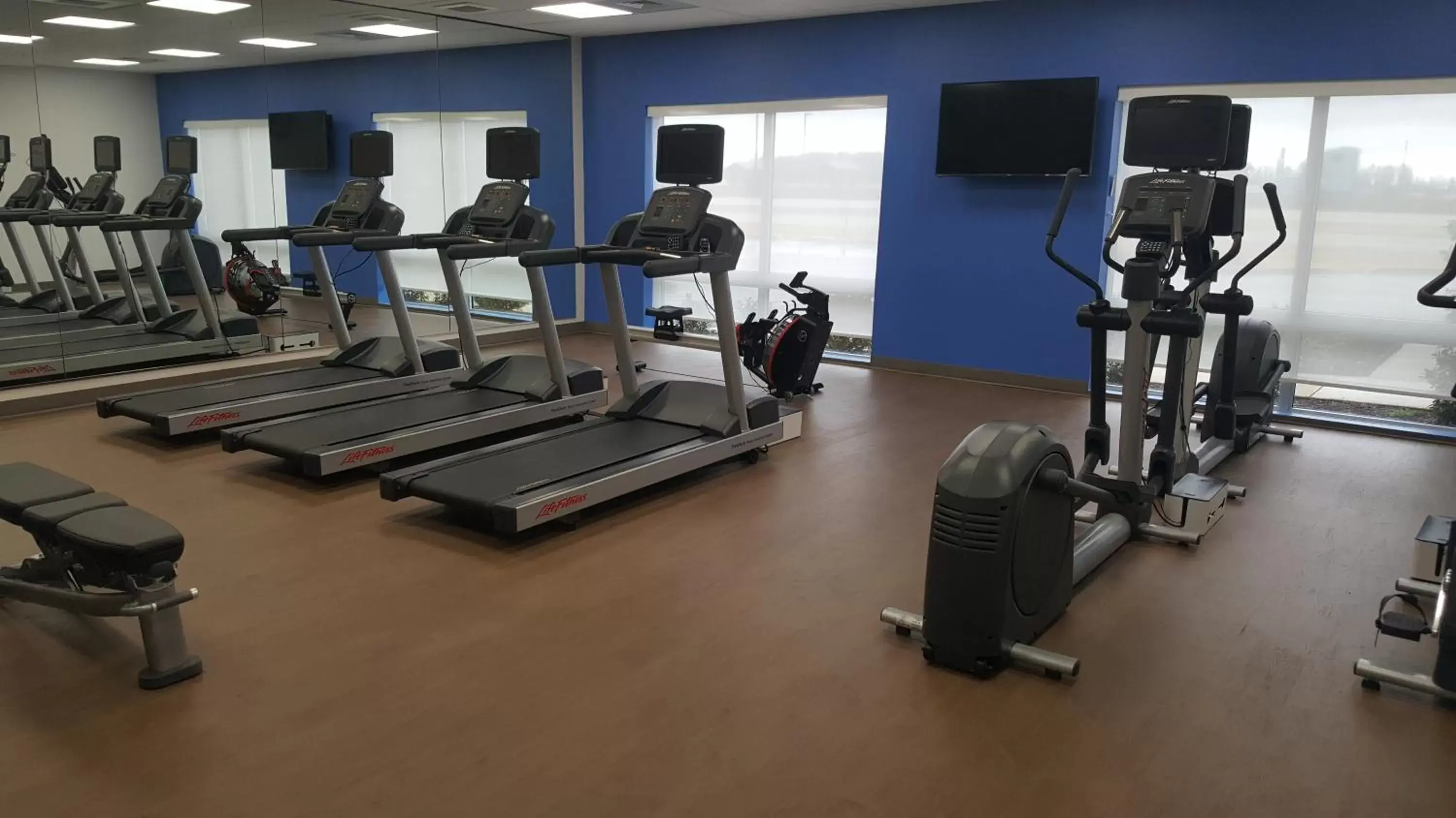 Fitness centre/facilities, Fitness Center/Facilities in Holiday Inn Express & Suites West Memphis, an IHG Hotel