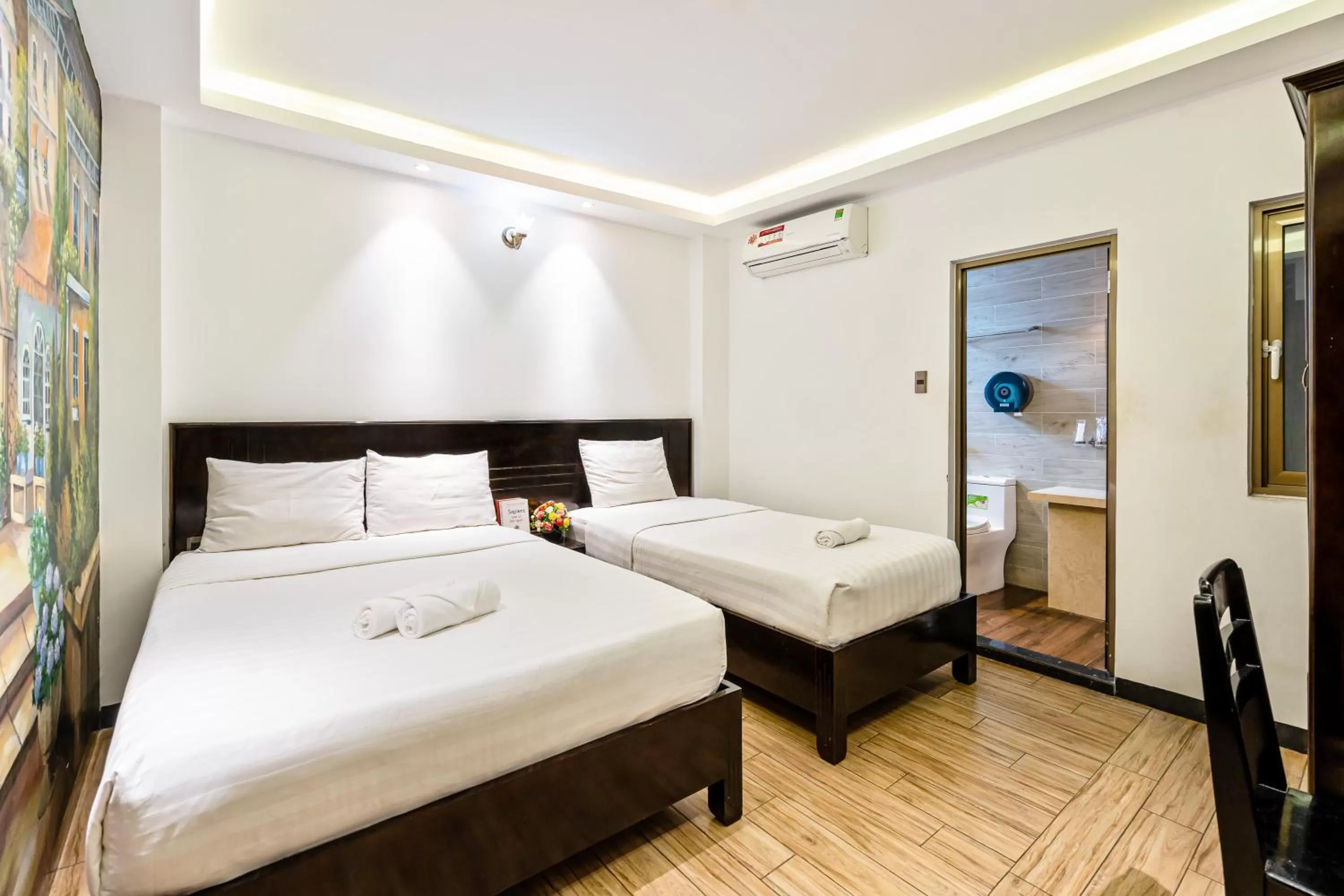 Photo of the whole room, Bed in Lotus Laverne Hotel