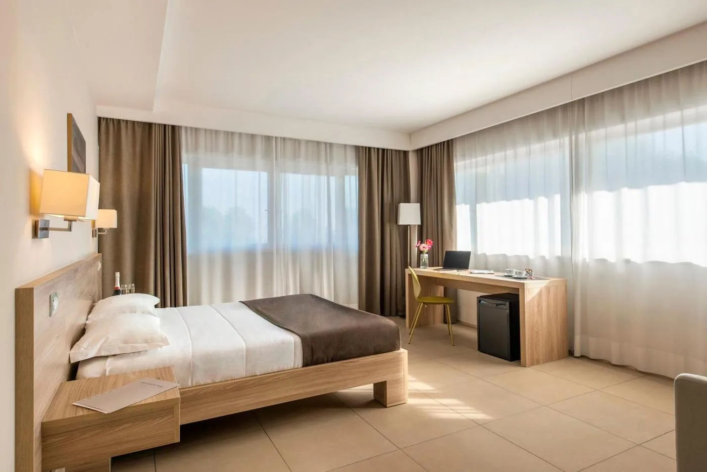 Photo of the whole room, Bed in Hotel Dimorae Rooms and Suites - Apartments