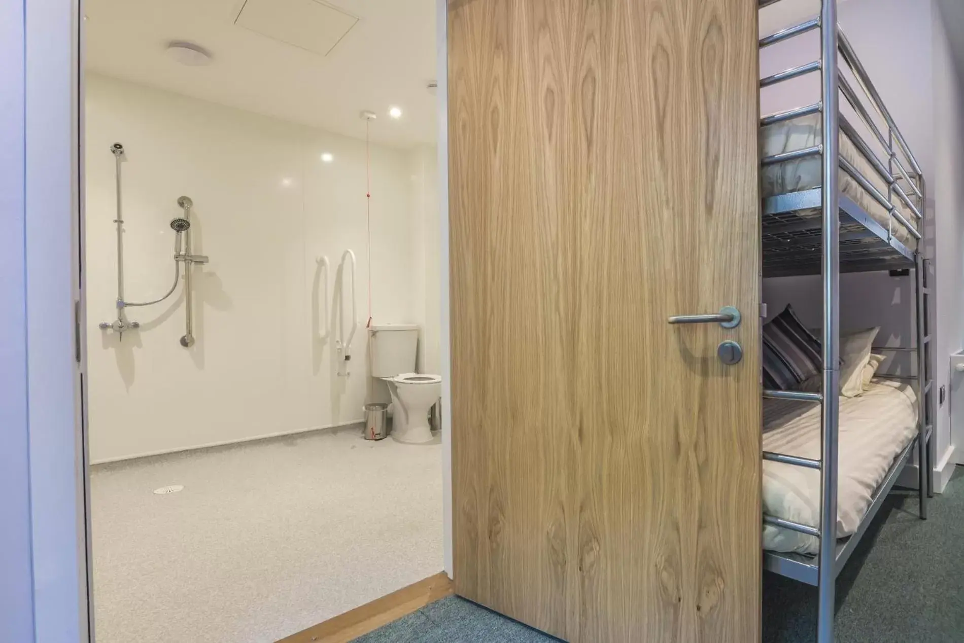 Floor plan, Bathroom in No 3 Ocean Cabins Disabled Room - Saundersfoot Harbour - Saundersfoot