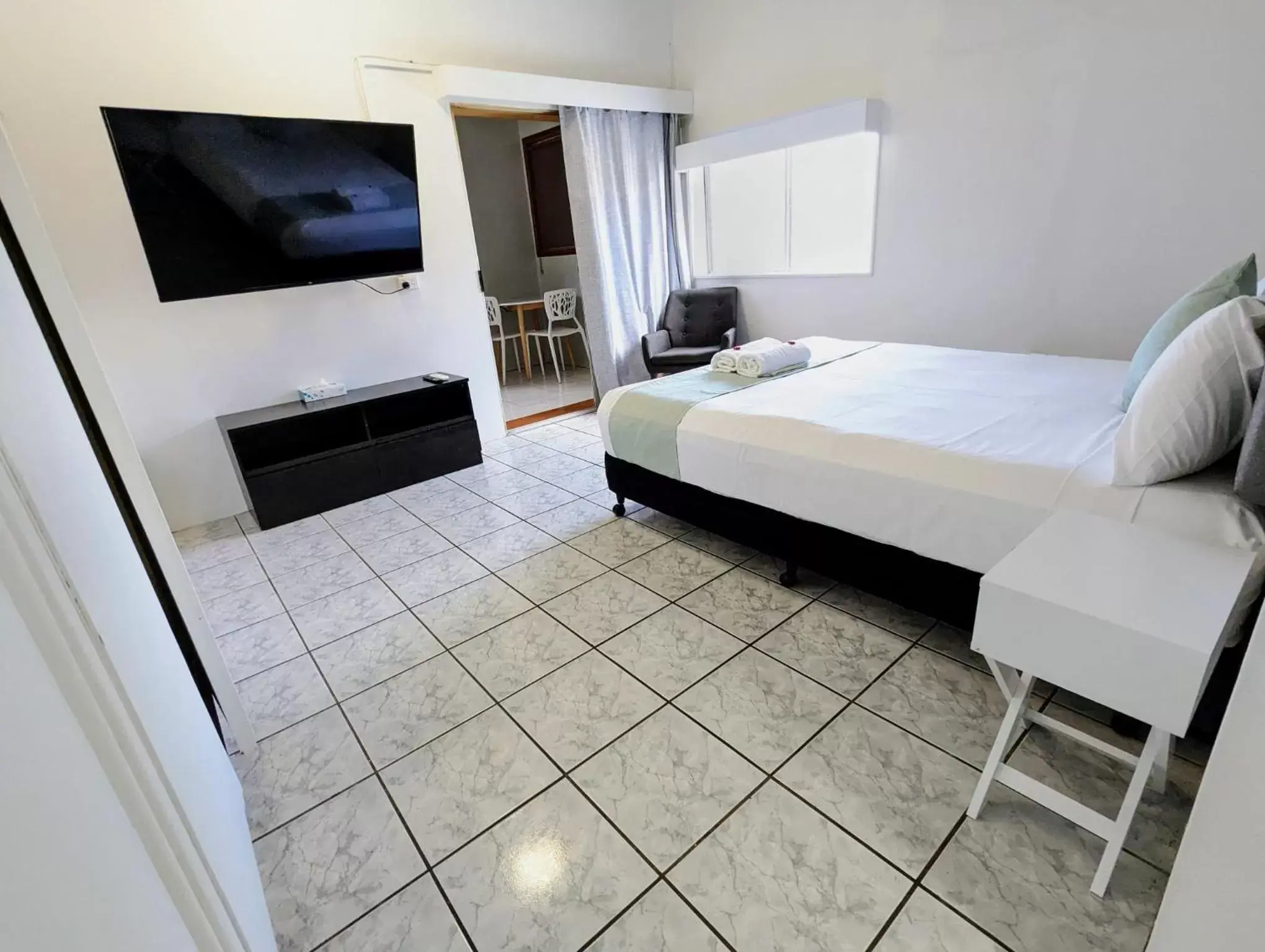 Bedroom, Bed in Hotel Tropiq