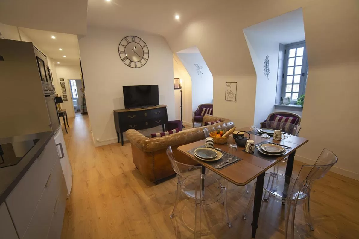 Seating area in Bienvenue Chez Nous