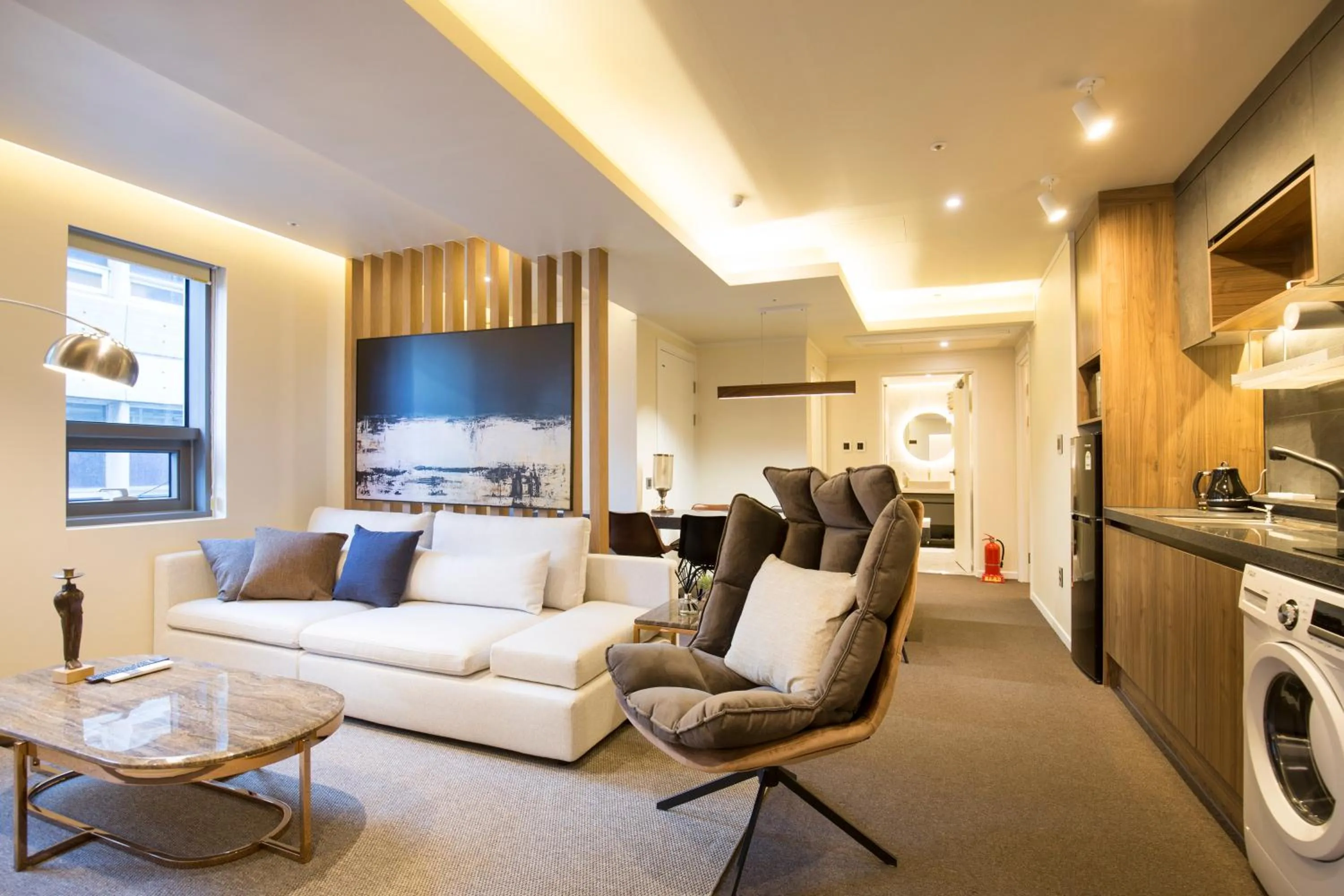 Kitchen or kitchenette, Seating Area in UH Suite The Jongno