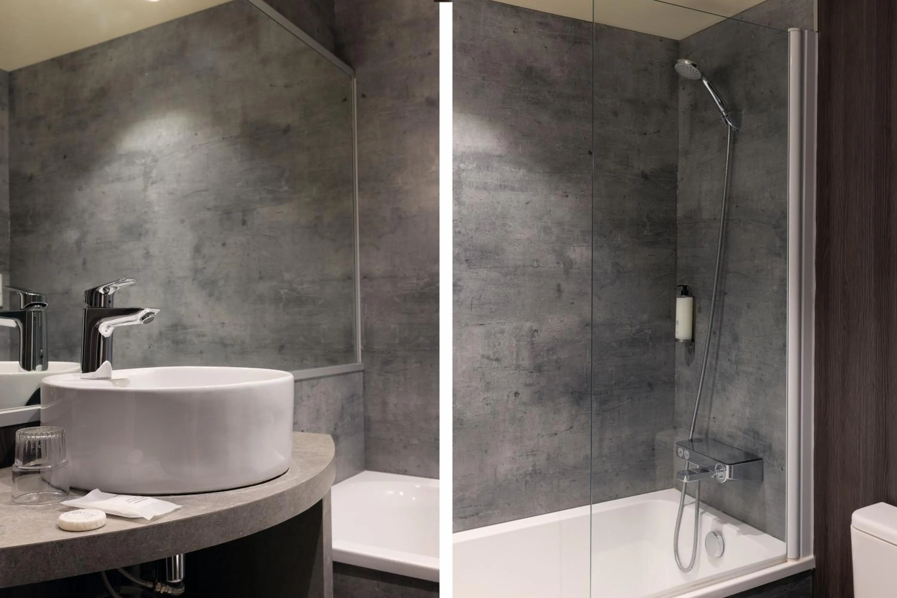 Bathroom in Hotel Le Dauphin