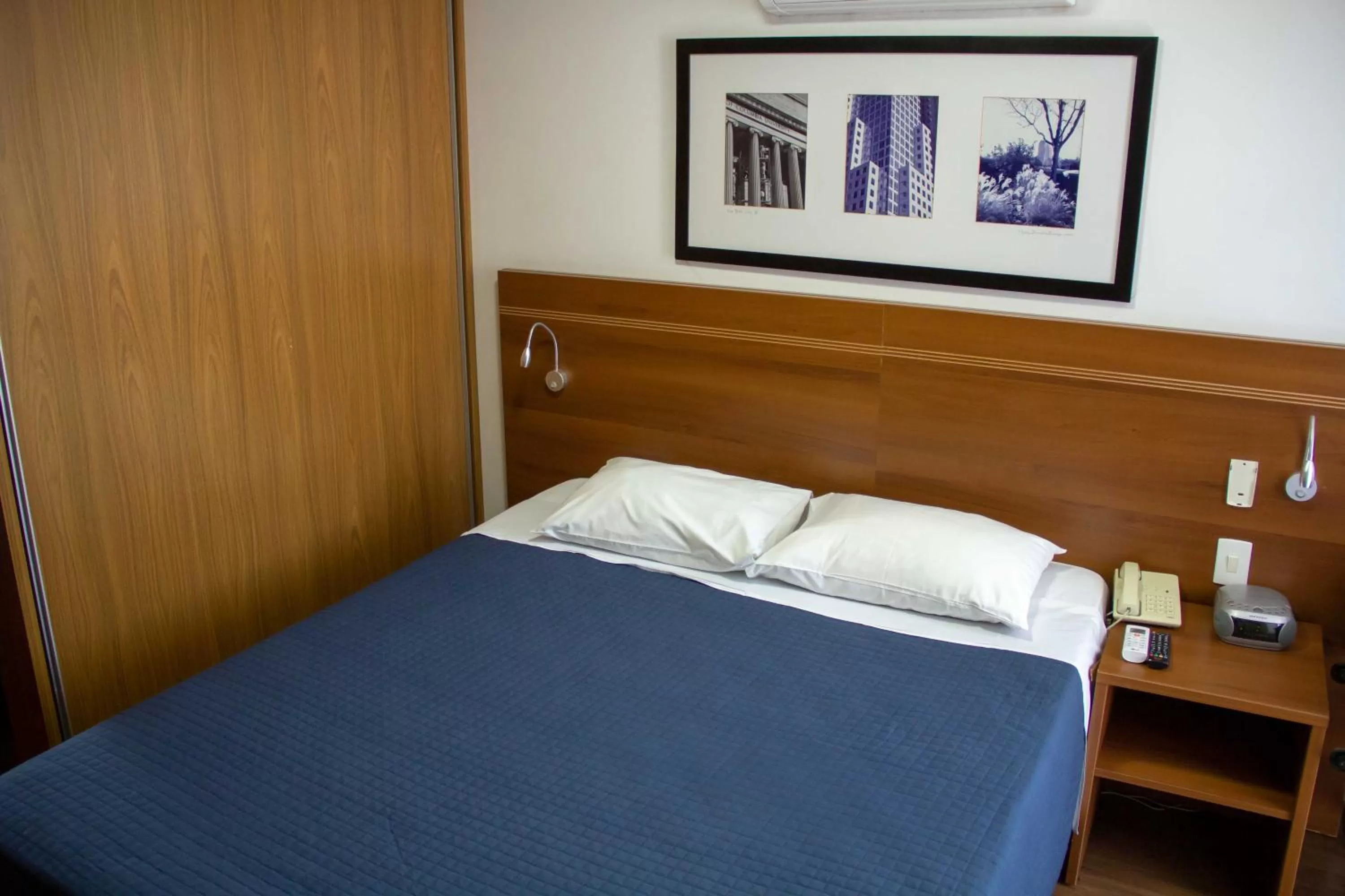 Bed in Aparthotel Twin Towers