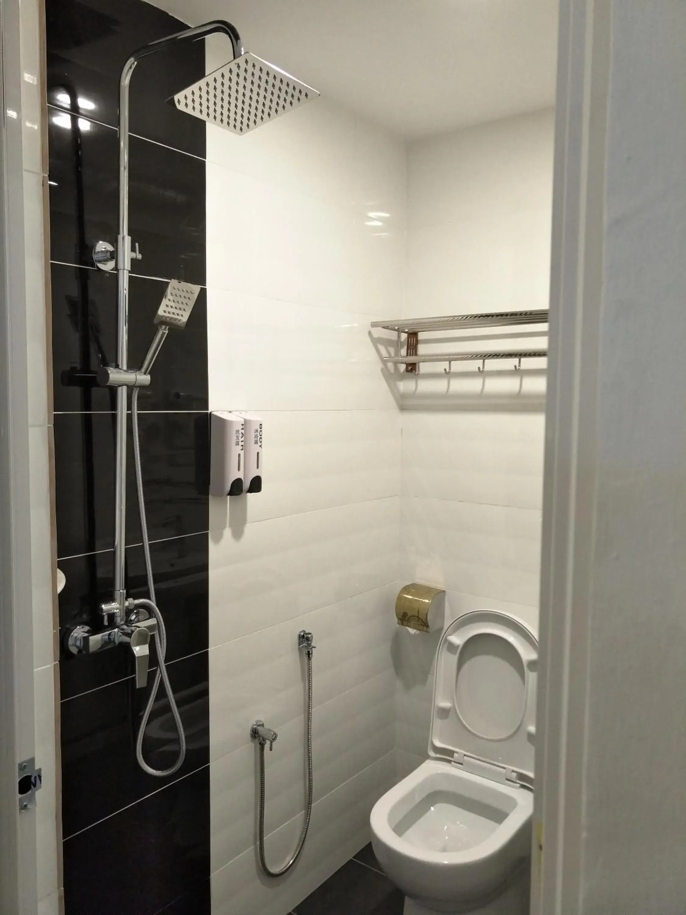 Shower, Bathroom in Hotel Lavender Senawang