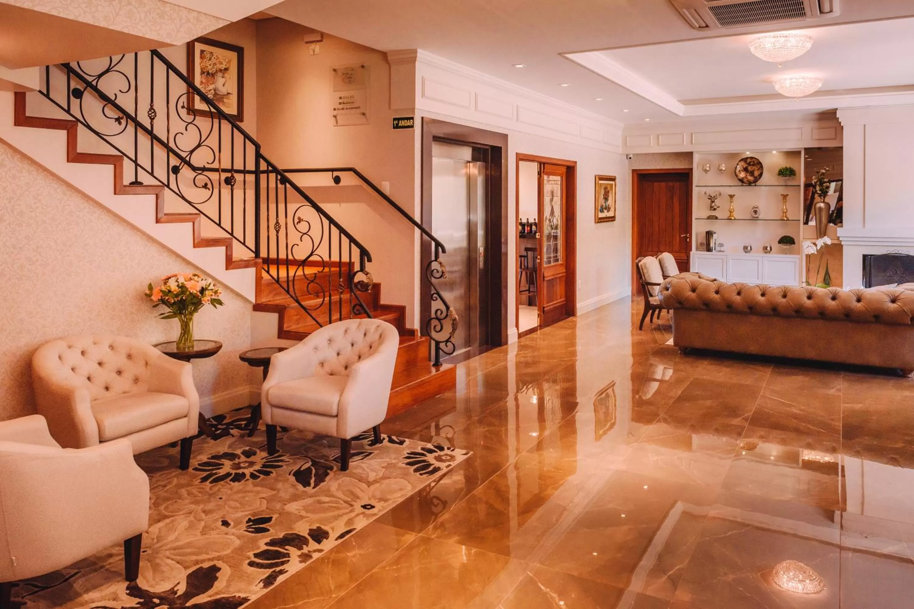 Seating area in Hotel Jardins da Colina