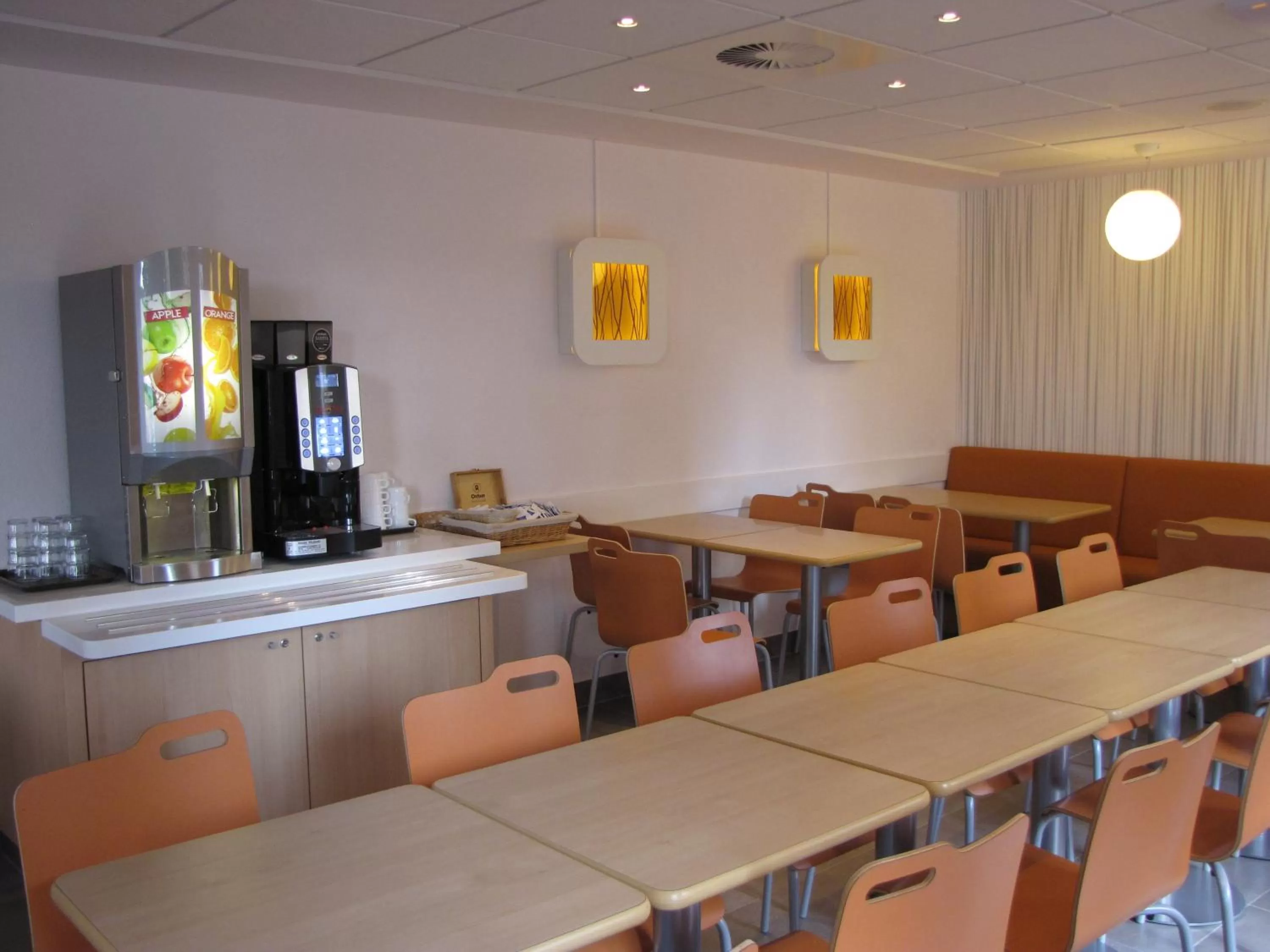 Restaurant/places to eat in ibis budget Hotel Brussels Airport