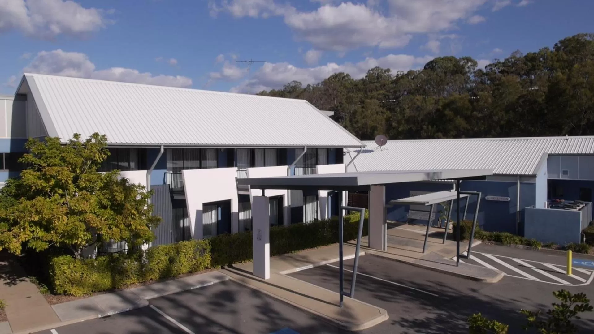 Facade/entrance in Manly Marina Cove Motel