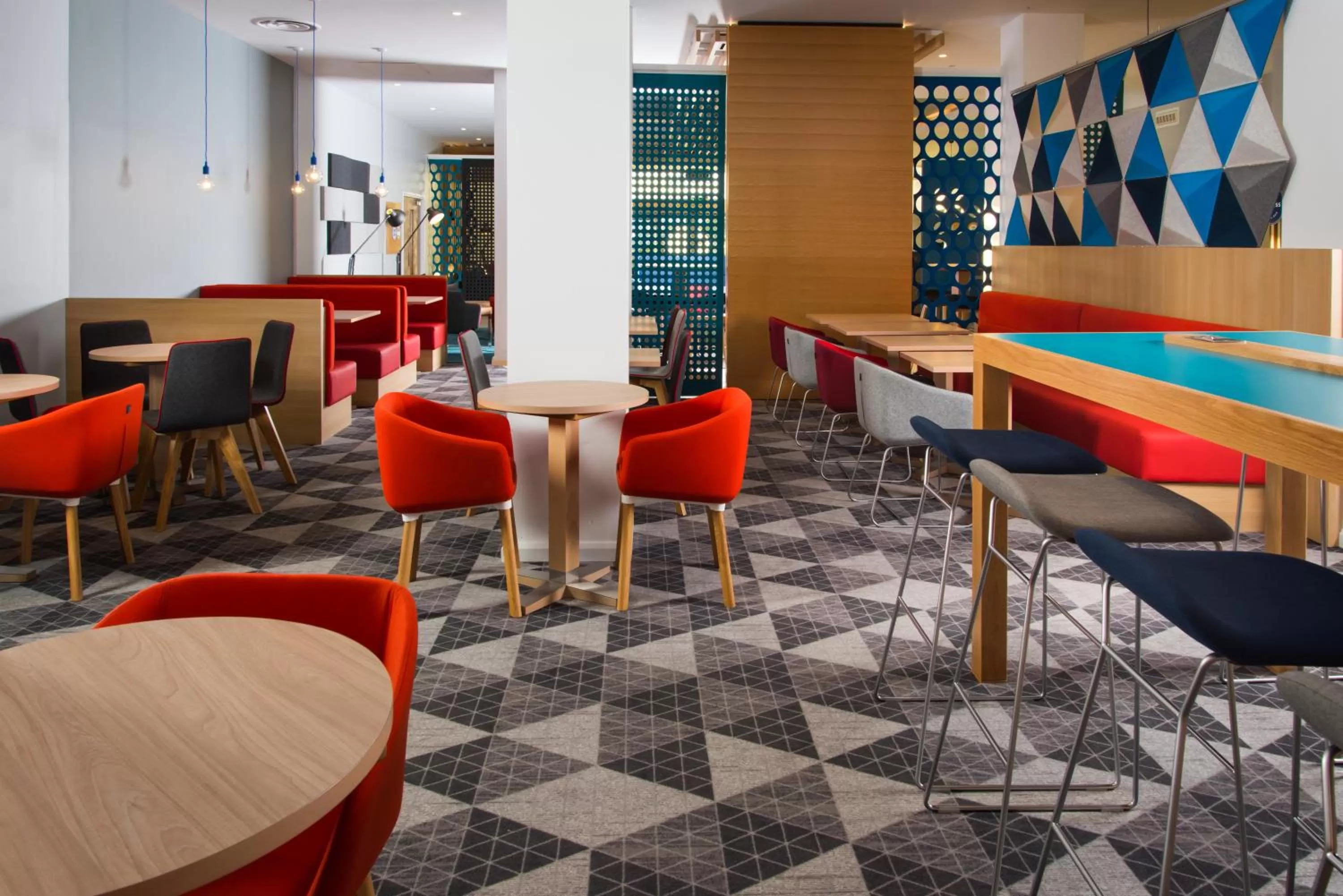 Restaurant/places to eat in Holiday Inn Express Portsmouth – North by IHG