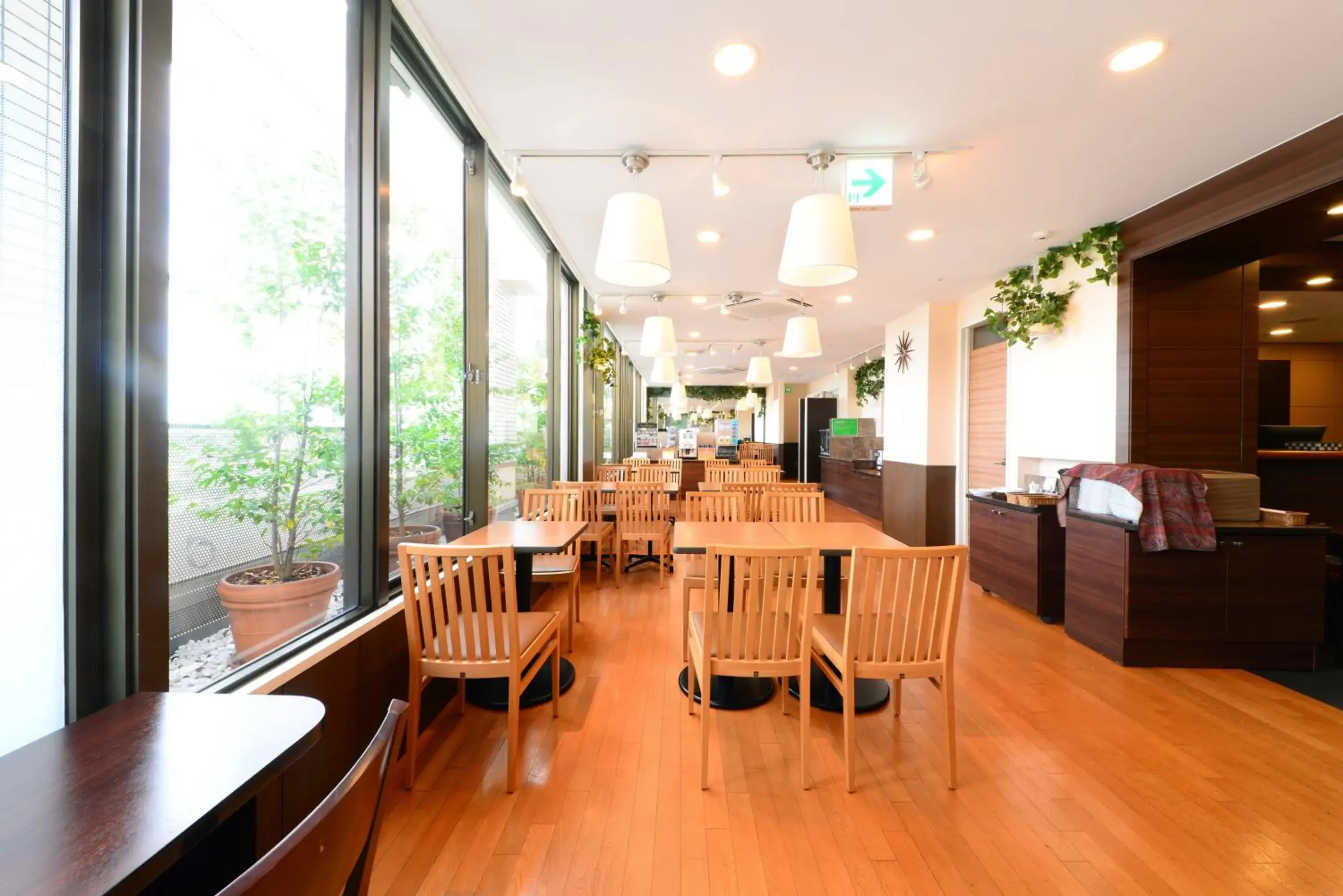 Restaurant/Places to Eat in Vessel Inn Yachiyo Katsutadaiekimae