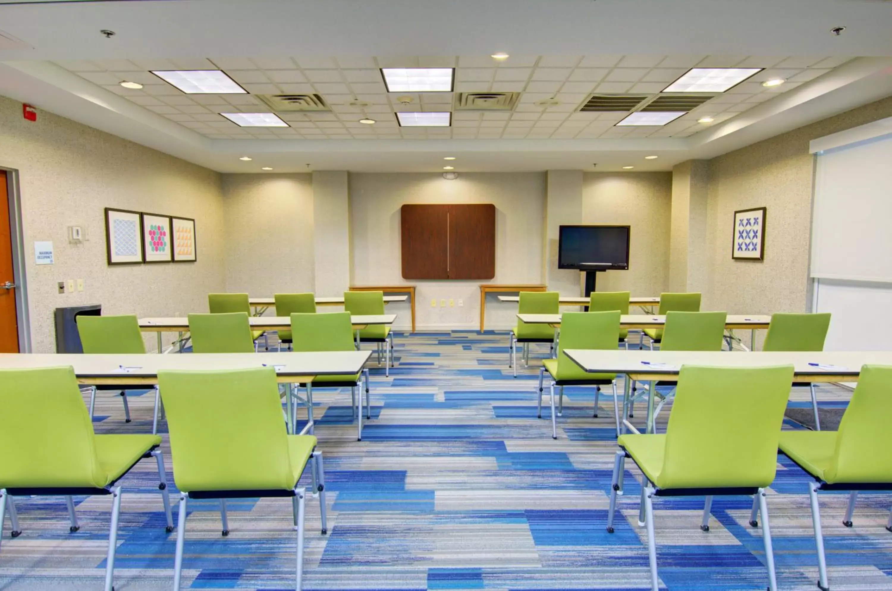 Meeting/conference room in Holiday Inn Express Blacksburg, an IHG Hotel