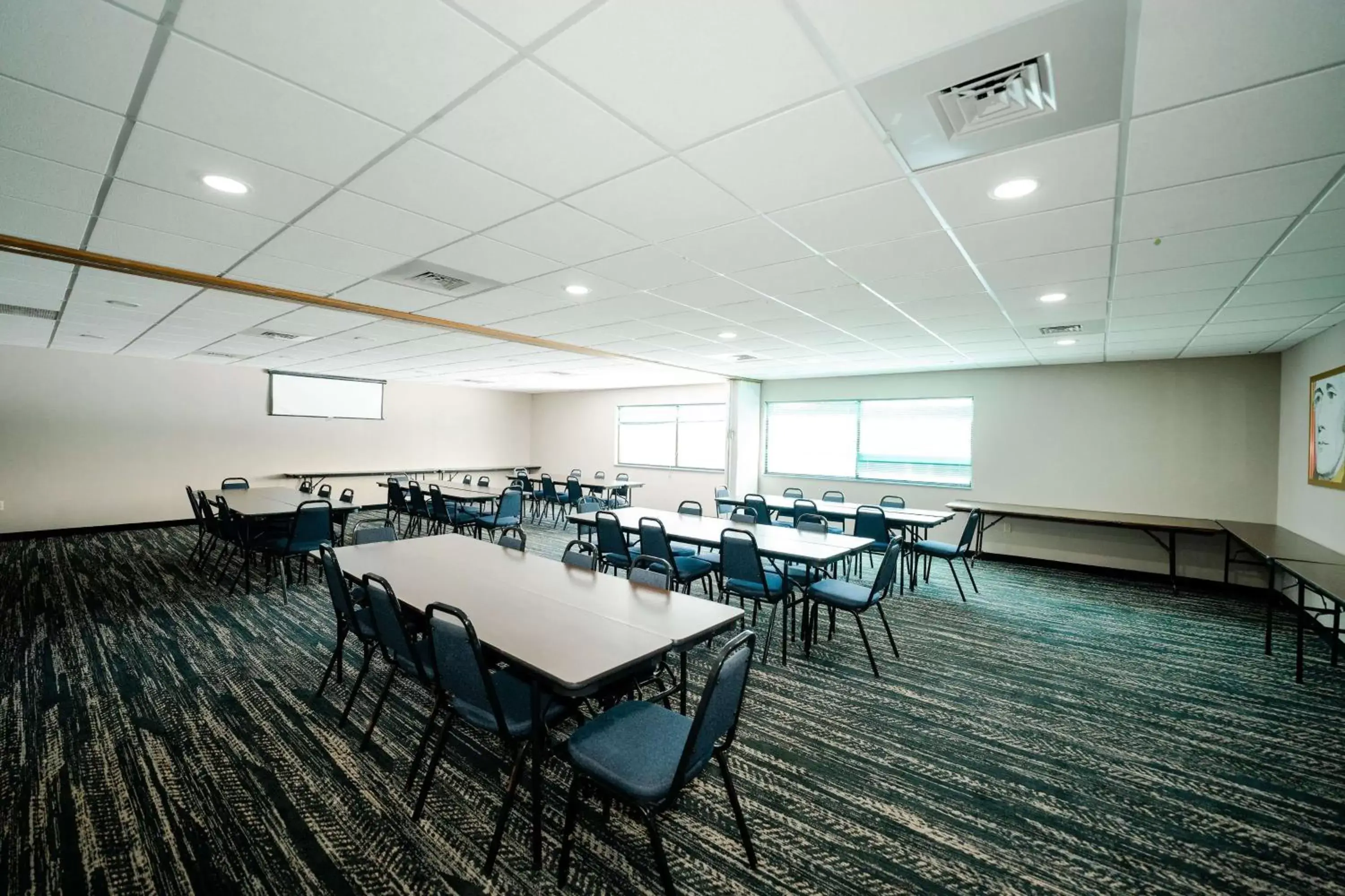 Meeting/conference room in AmericInn by Wyndham Tomahawk