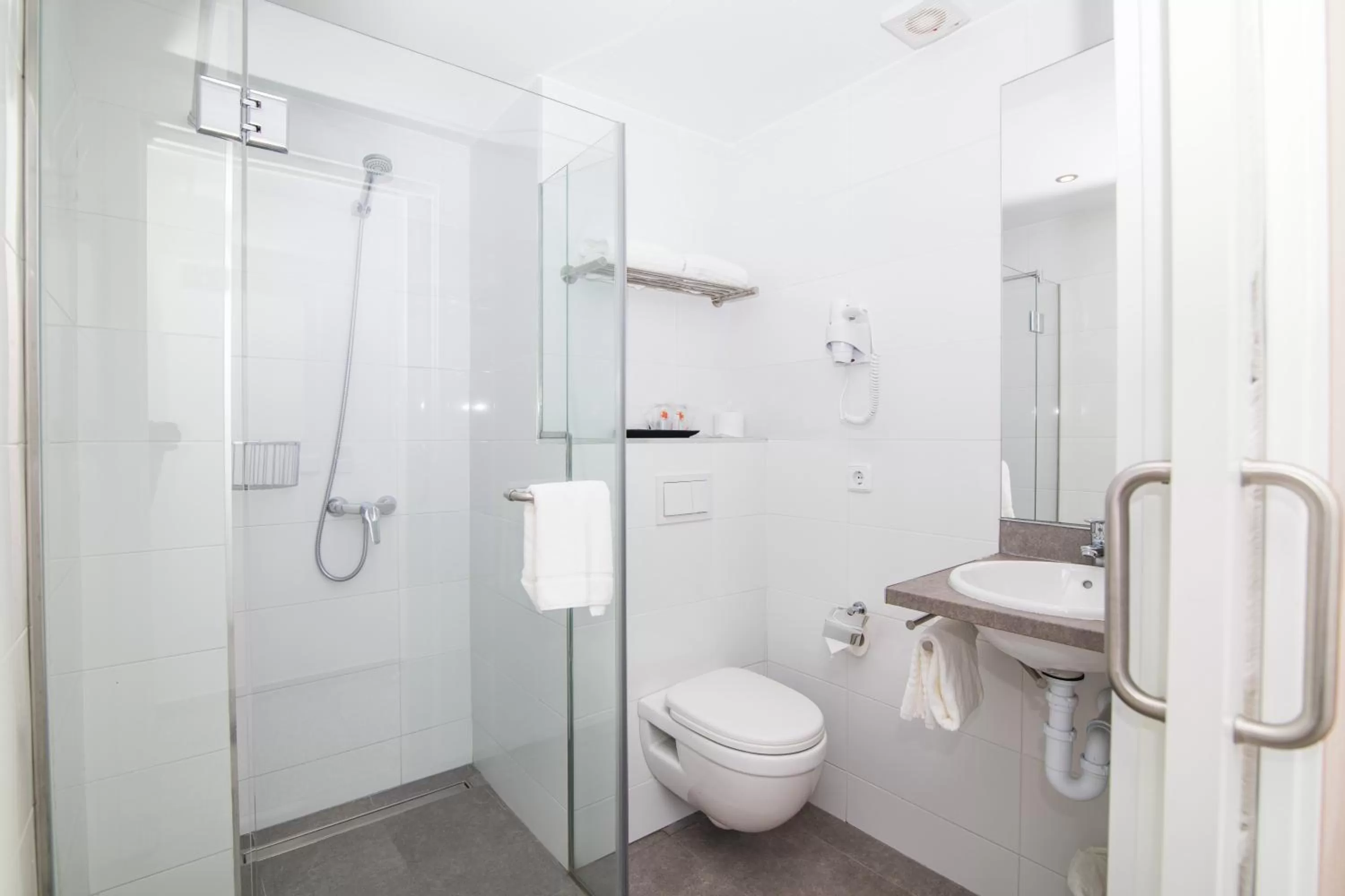 Bathroom in Hotel Abelay