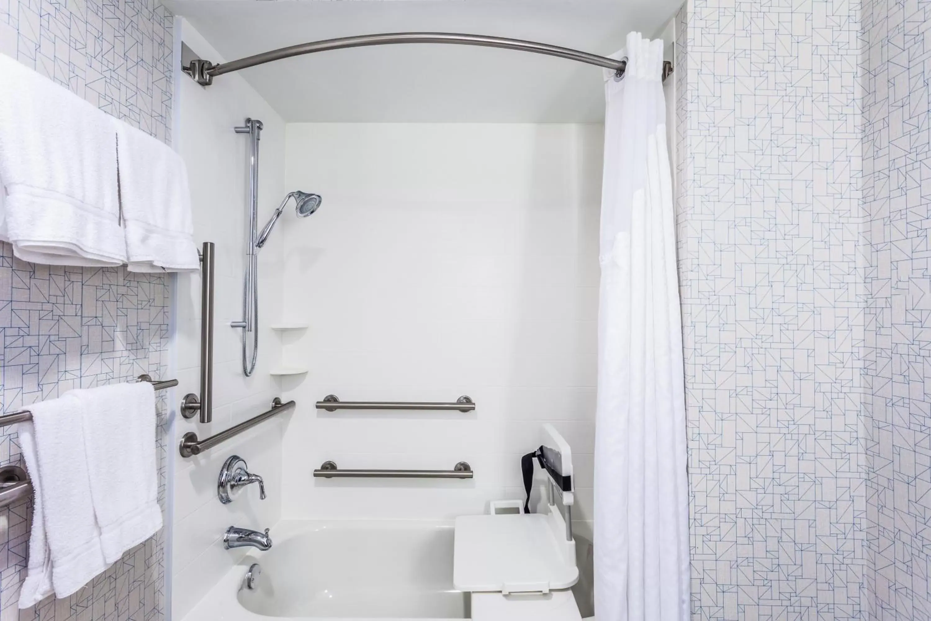 King Room - Mobility Access Tub - Non-Smoking in Holiday Inn Express Hauppauge-Long Island by IHG King Room - Mobility Access Tub - Non-Smoking in Holiday Inn Express Hauppauge-Long Island by IHG