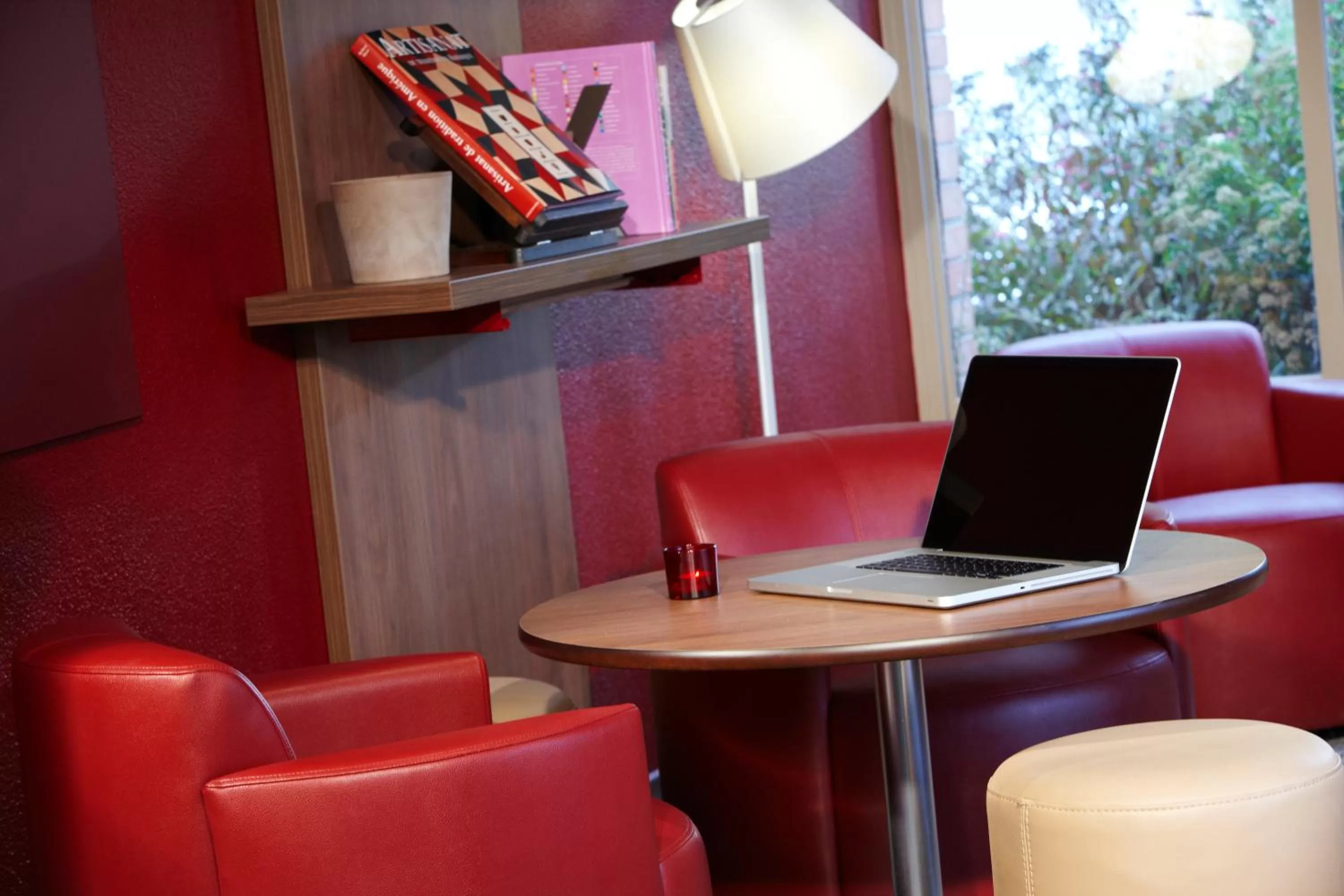 Lounge or bar in Campanile Rouen Est - Franqueville Saint Pierre