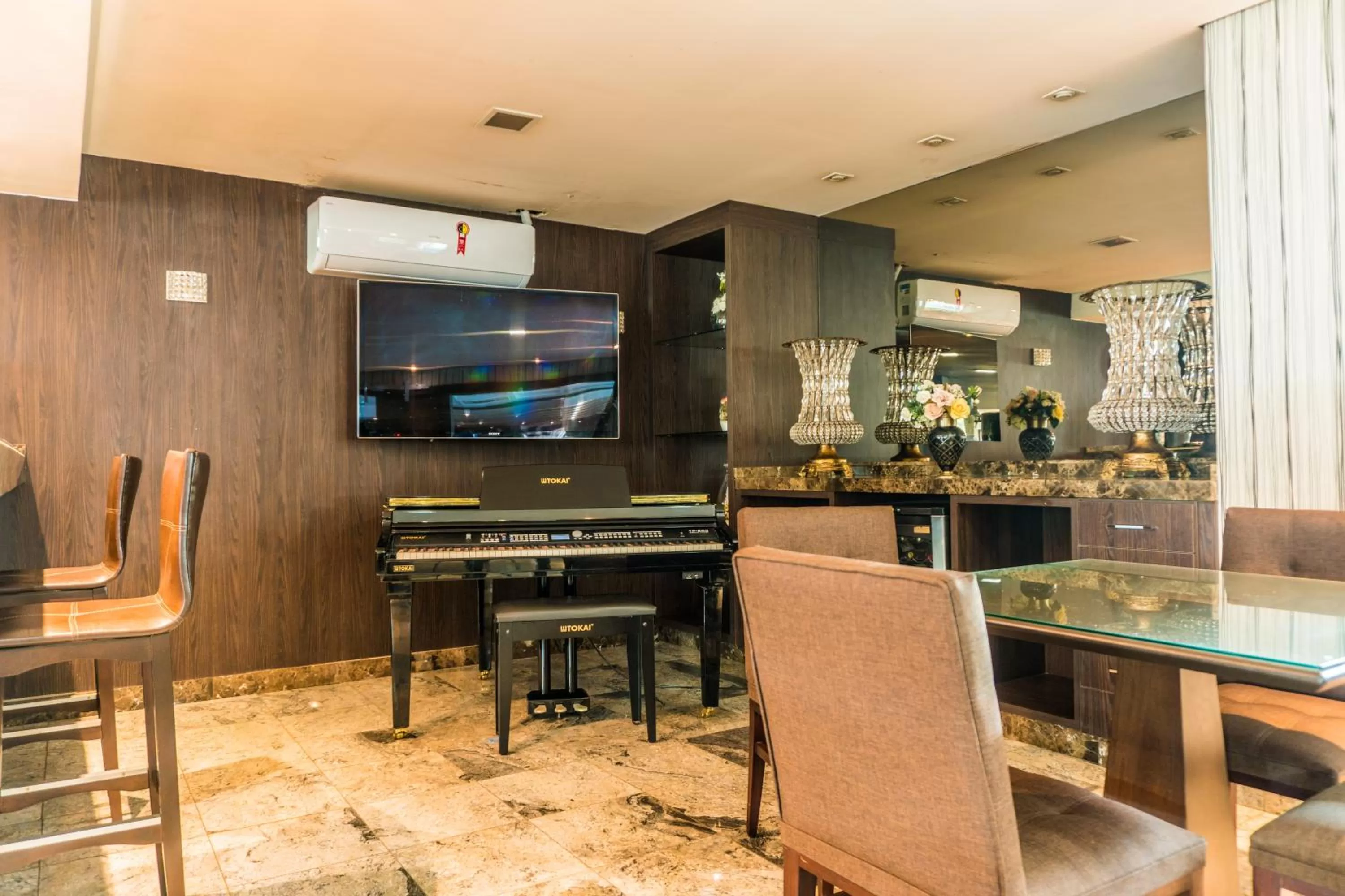 Lounge or bar in Hotel Dan Inn Uberaba & Convenções By Nacional Inn