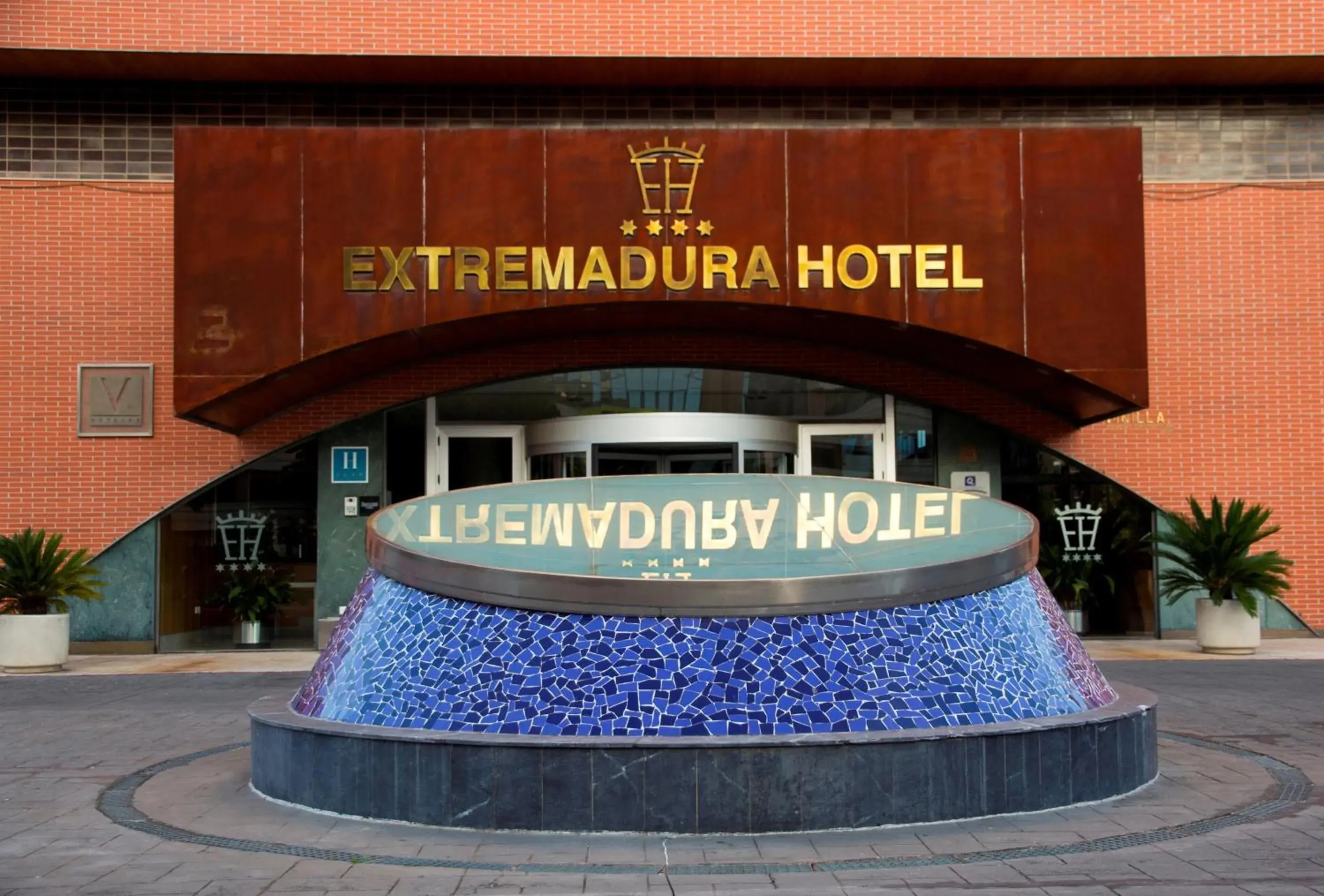 Facade/entrance in Extremadura Hotel