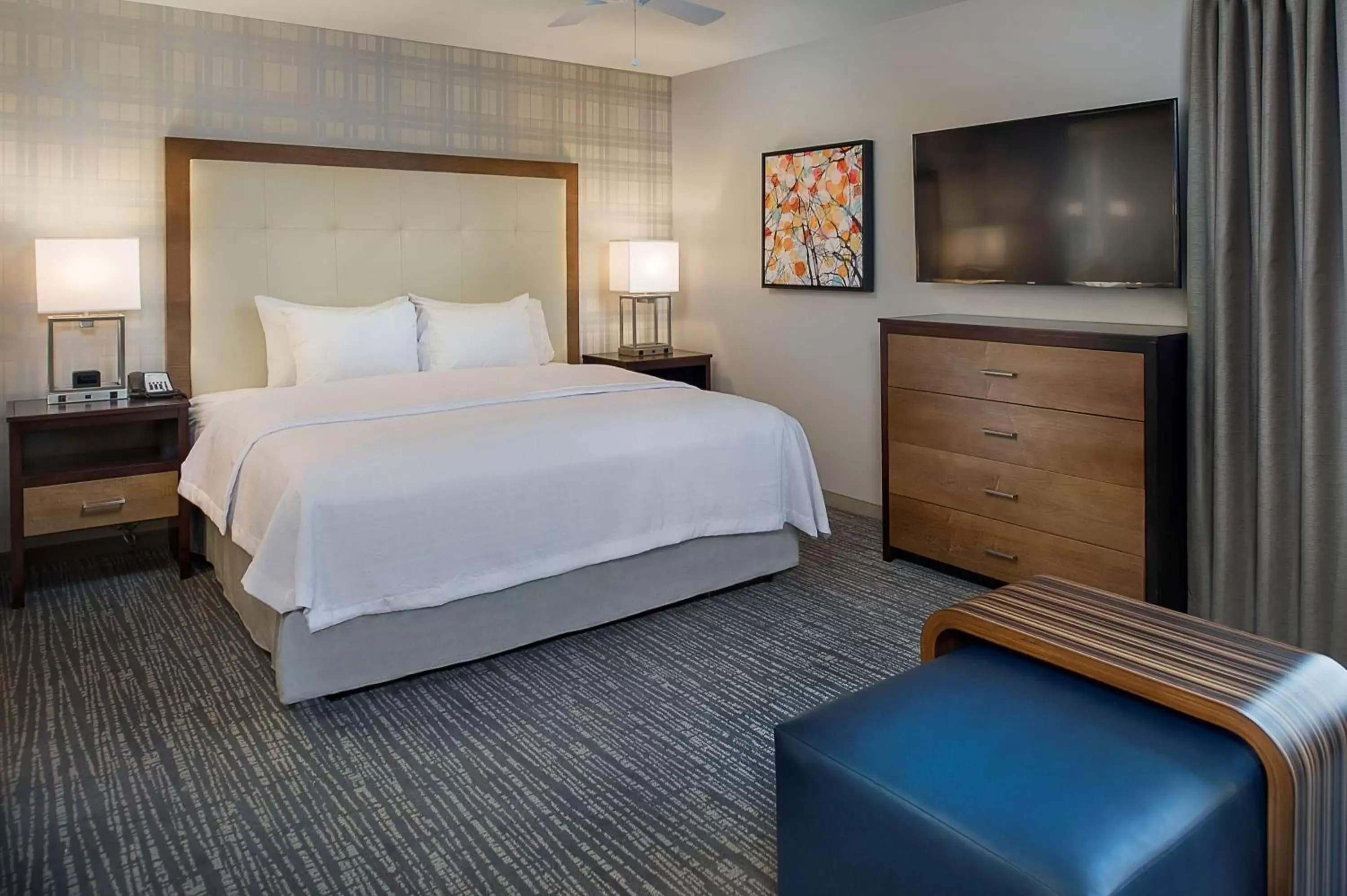 Bed in Homewood Suites by Hilton St. Louis Westport