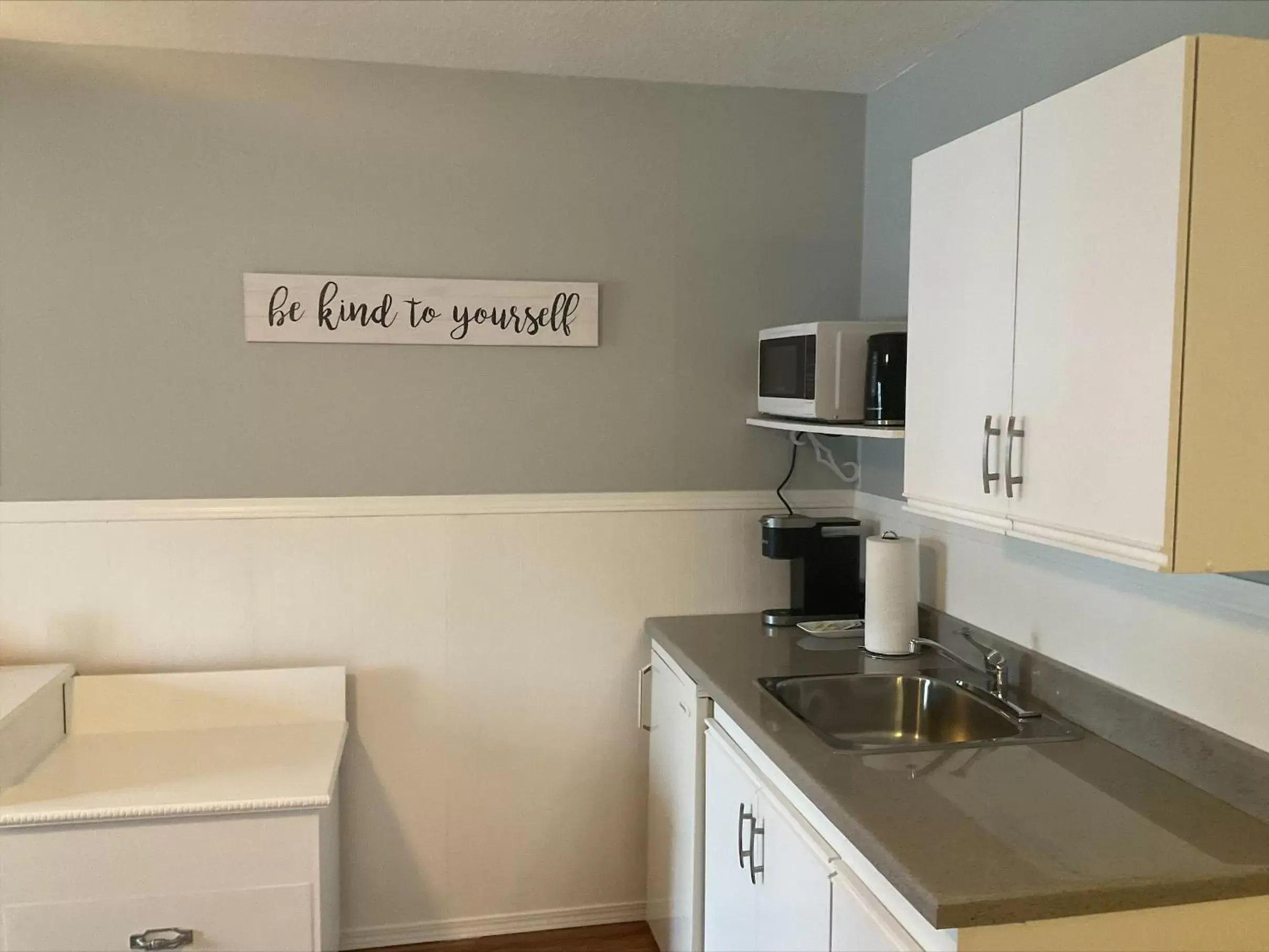 Kitchen or kitchenette, Kitchen/Kitchenette in Celadon Lodge