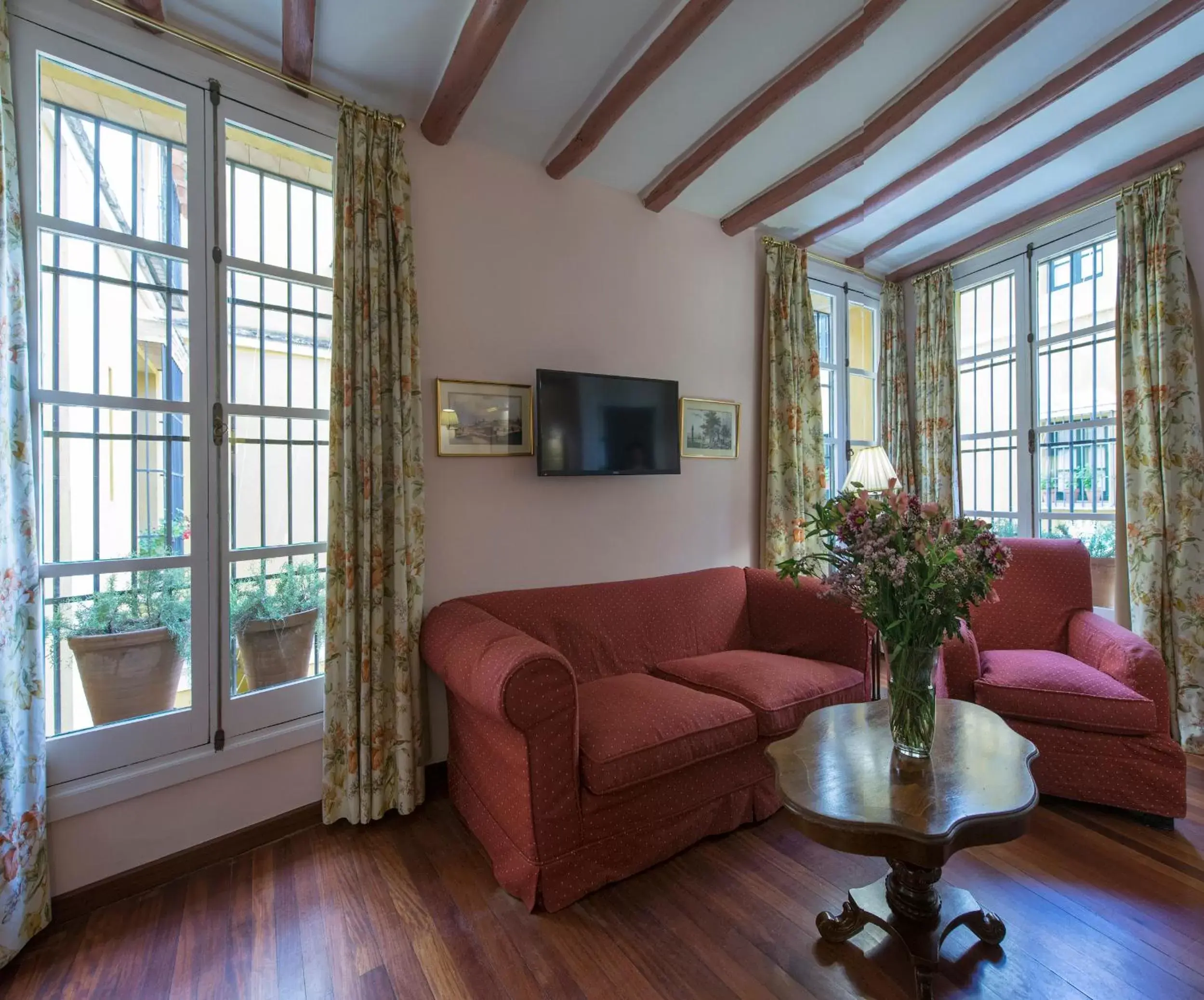 Decorative detail, Seating Area in Hotel Las Casas de la Judería