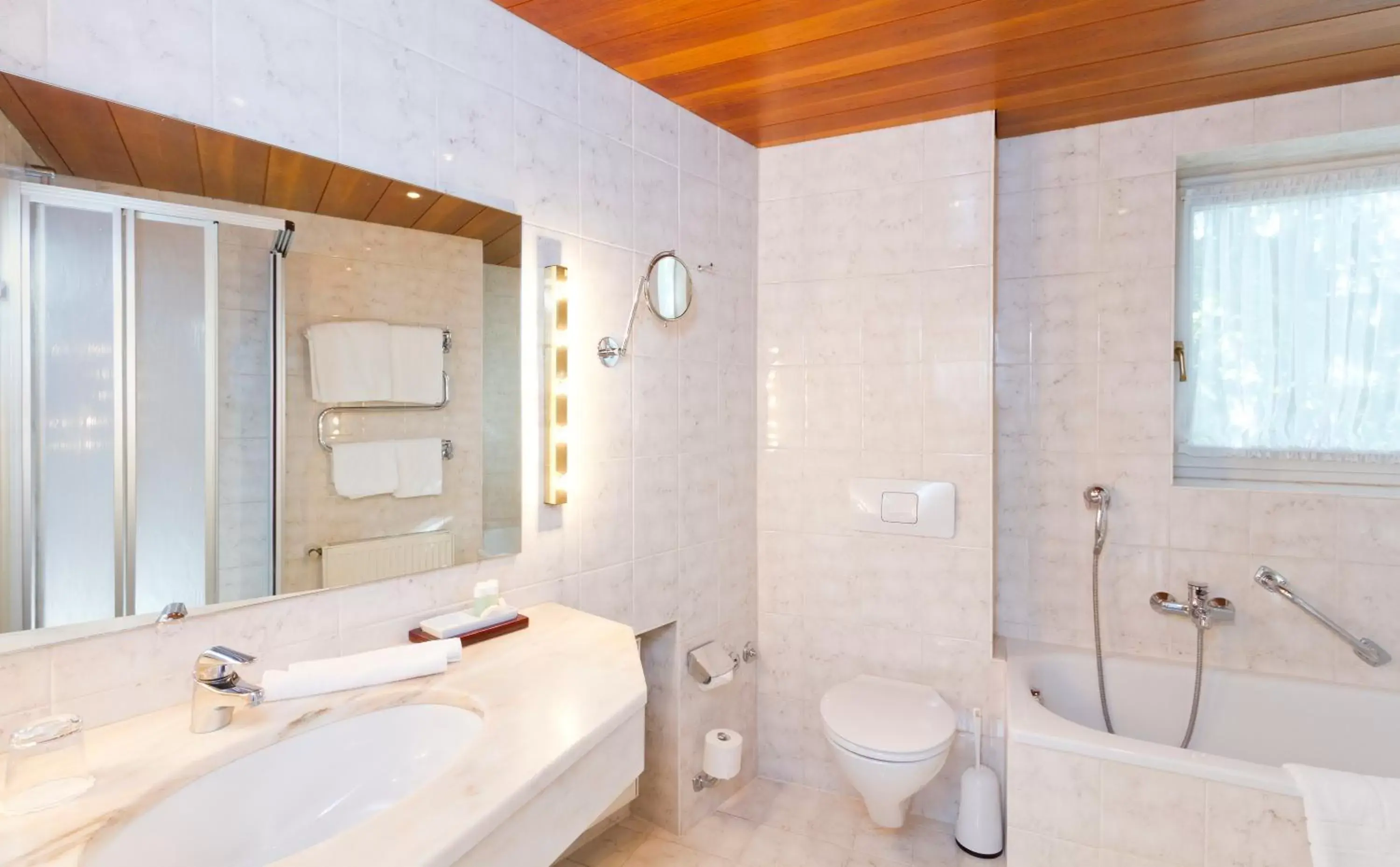 Bathroom in Wittelsbacher Hof Swiss Quality Hotel