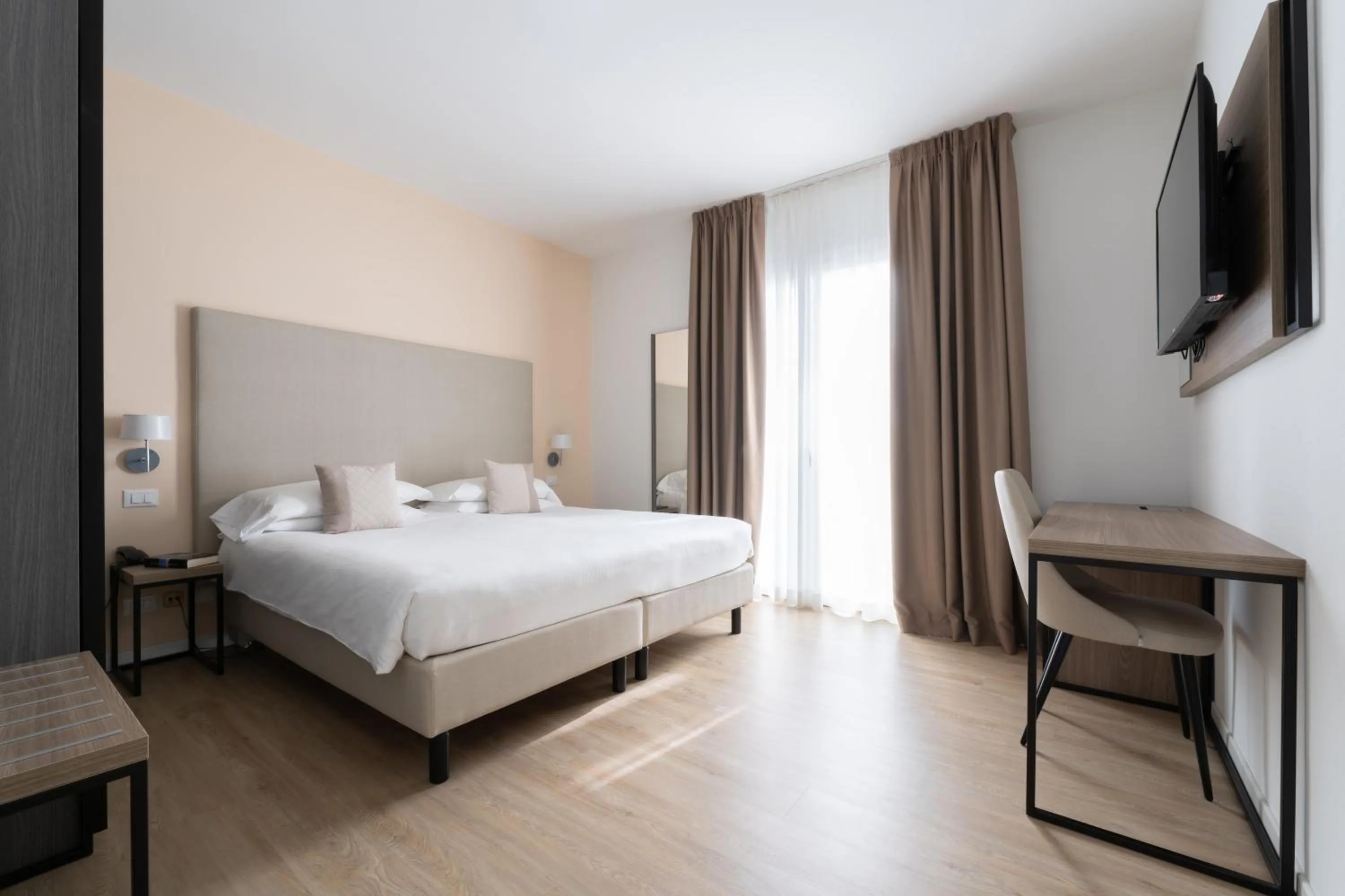 Bed in Hotel Excelsior