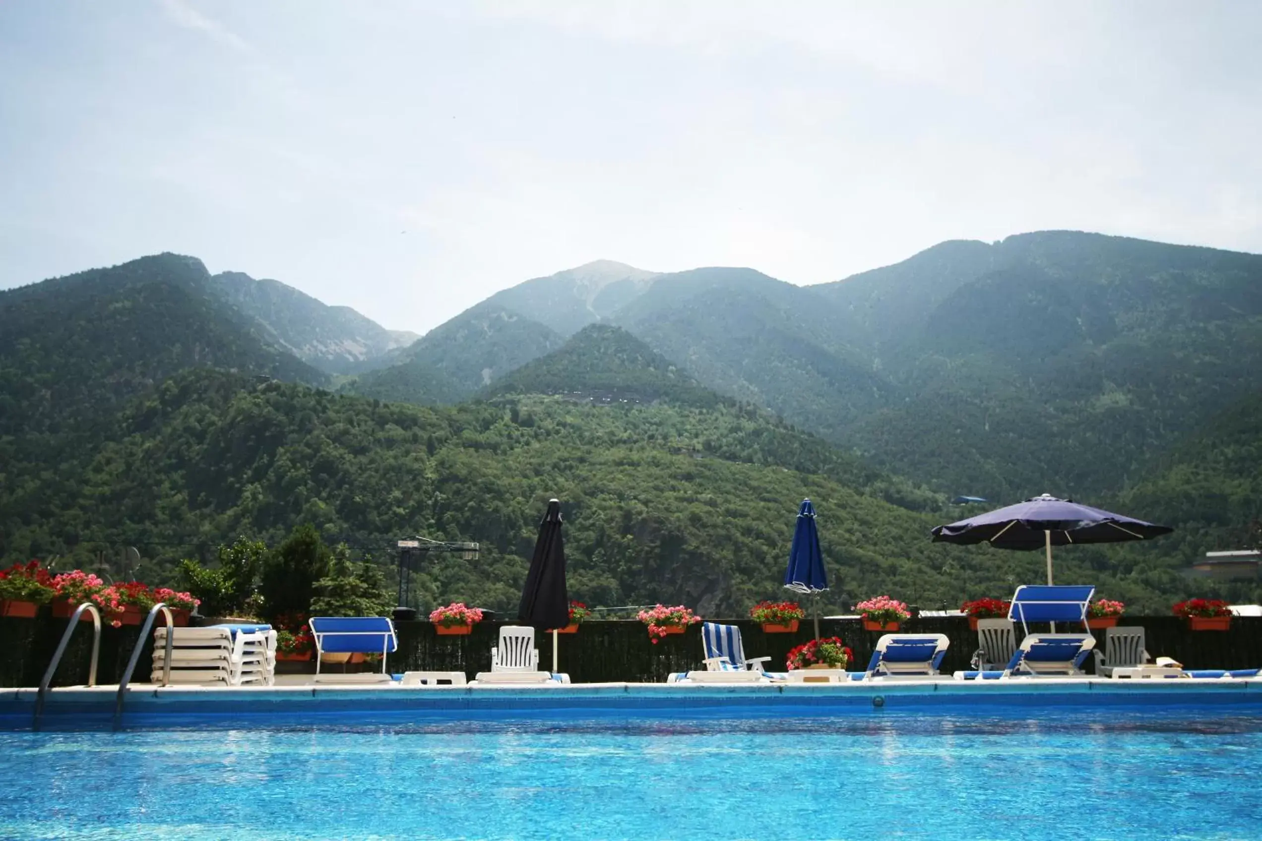 Swimming Pool in Hotel Pyrénées