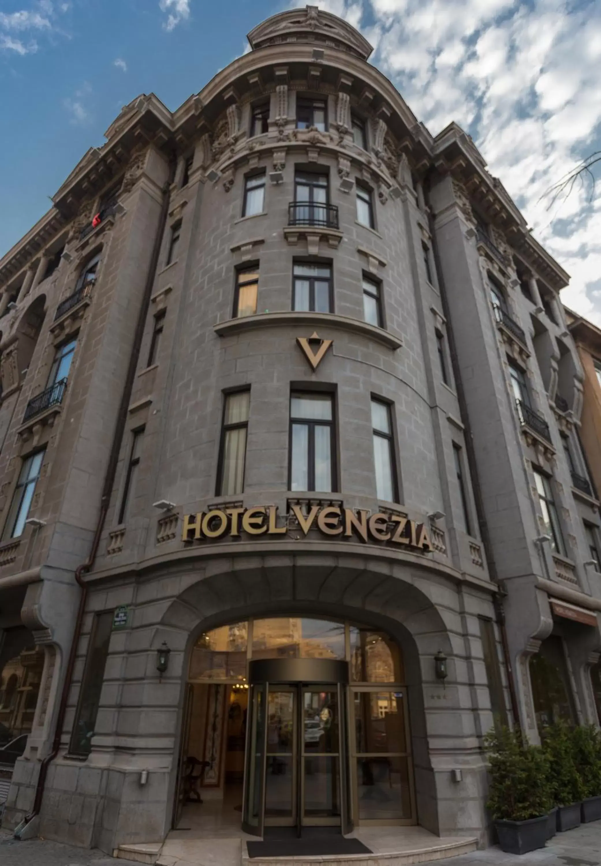 Property Building in Hotel Venezia by Zeus International