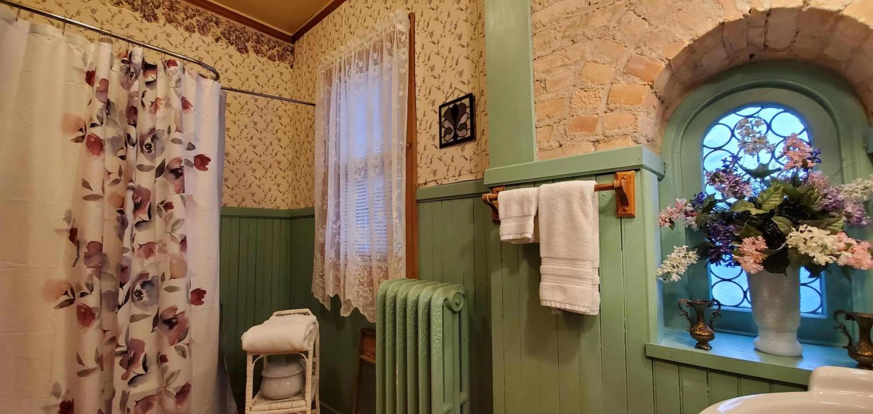 Bathroom in Saravilla Bed & Breakfast