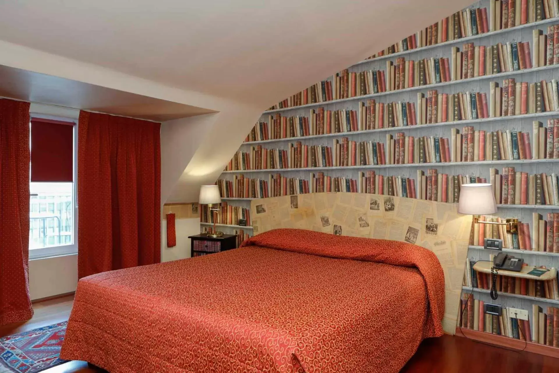 Bedroom, Library in Hotel Lancaster