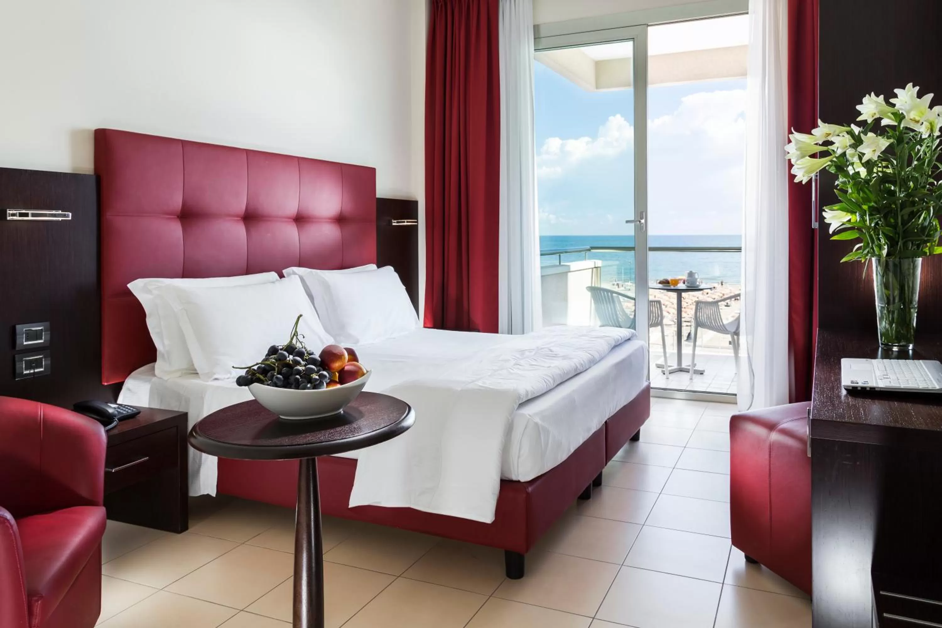 Photo of the whole room, Bed in Terminal Palace & SPA