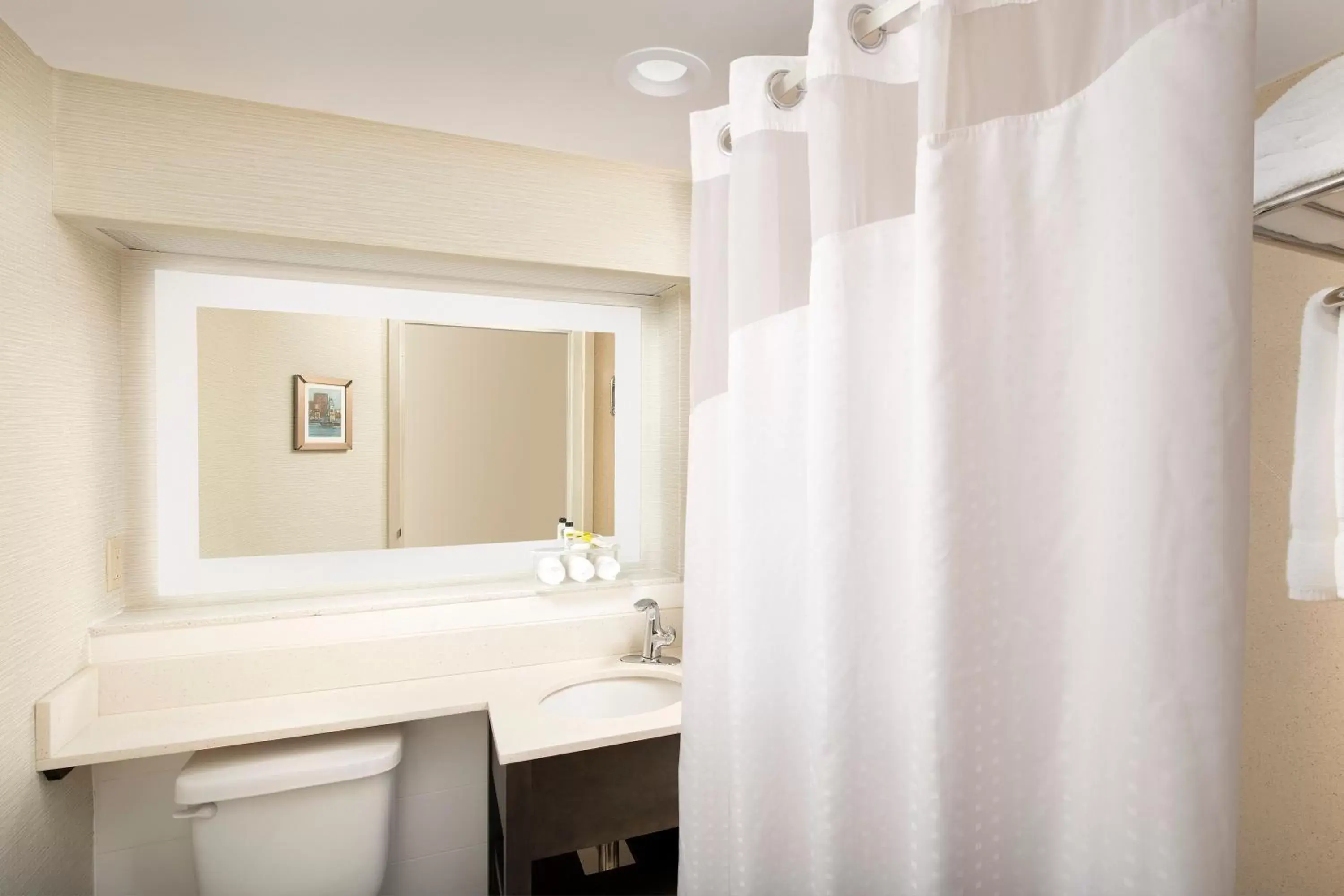 Shower, Bathroom in Holiday Inn Express Hotel & Suites Annapolis, an IHG Hotel